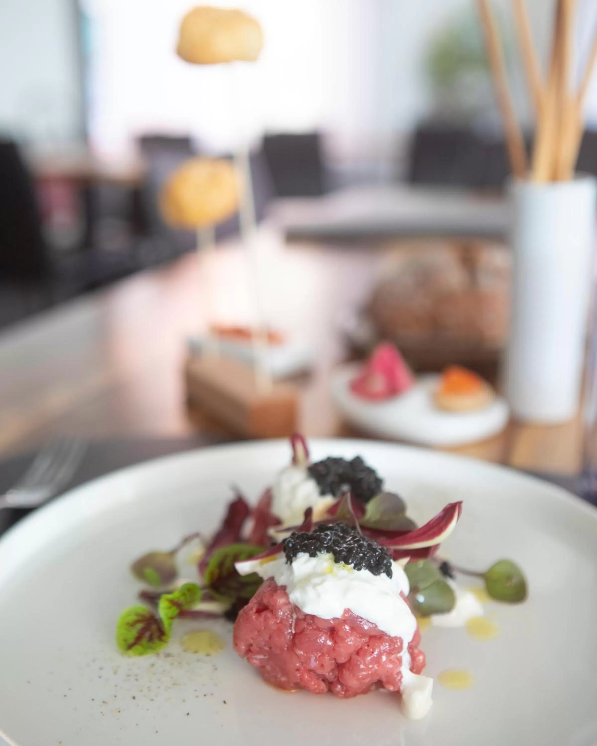 Restaurant/places to eat in Lac Hotel