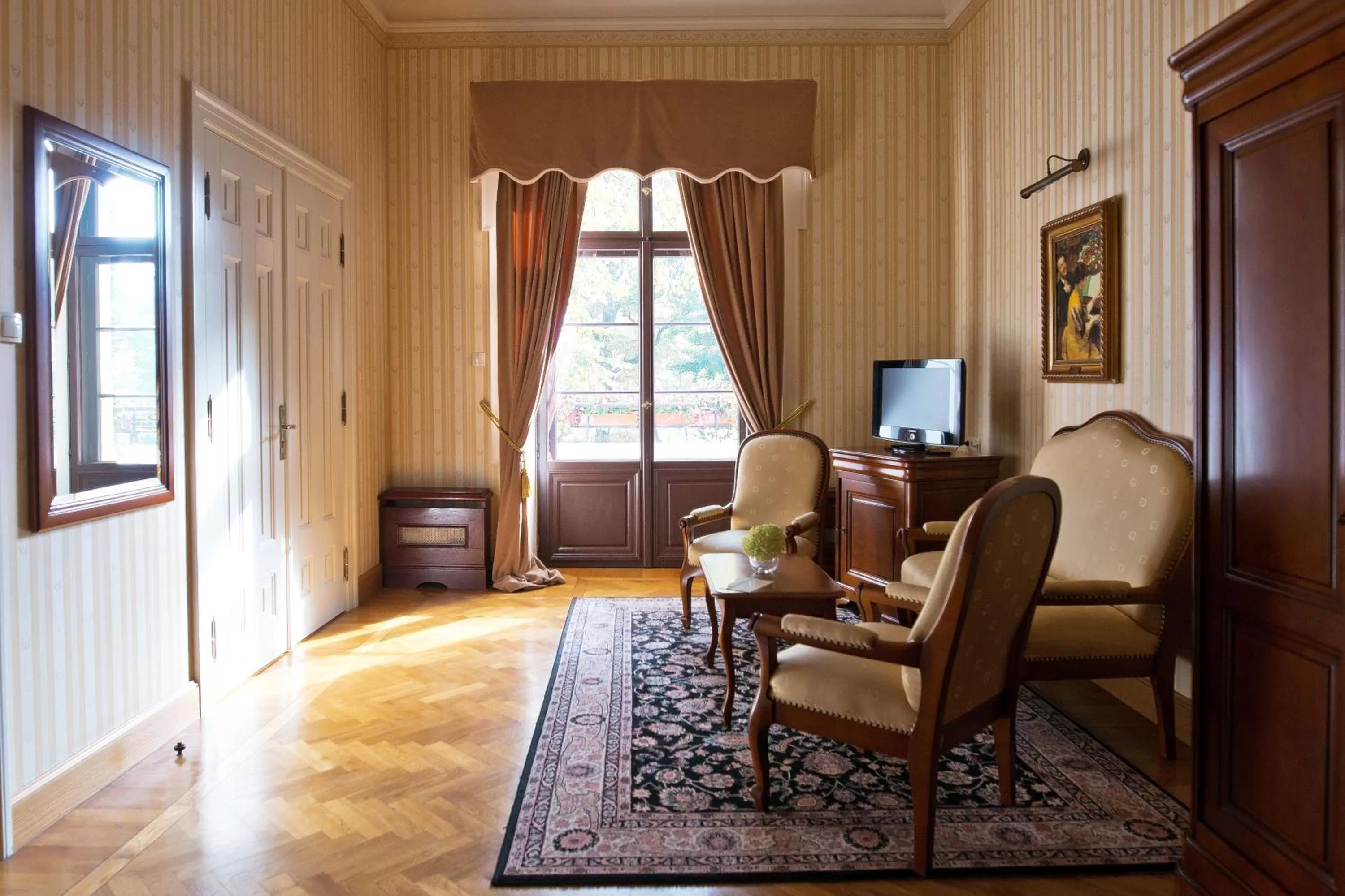 Photo of the whole room in Pałac Wiejce