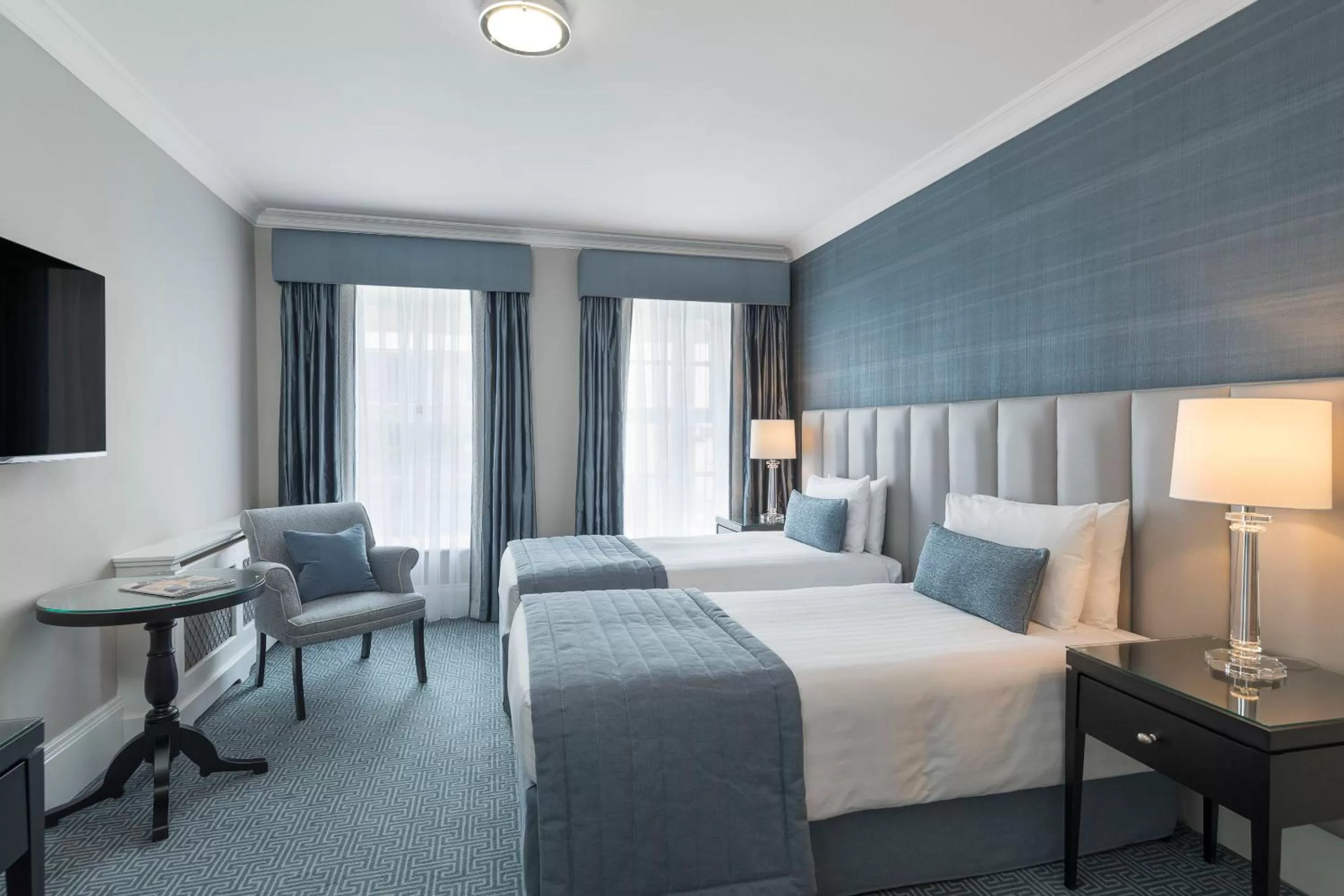 Photo of the whole room, Bed in The Johnstown Estate