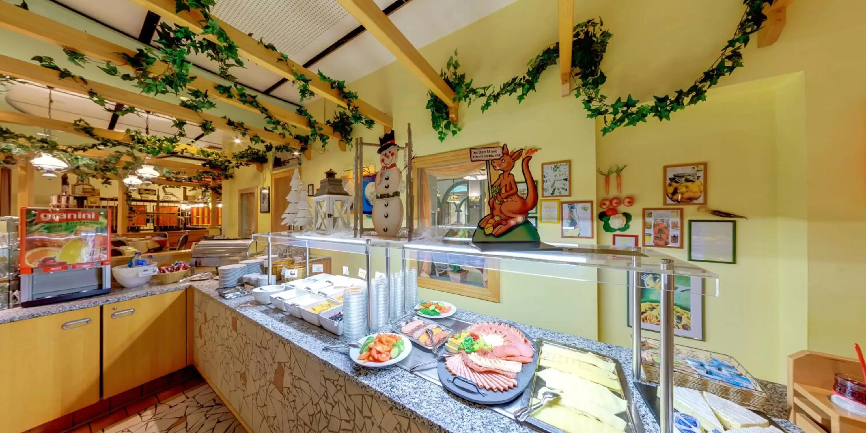 Breakfast, Restaurant/Places to Eat in IFA Schöneck Hotel & Ferienpark