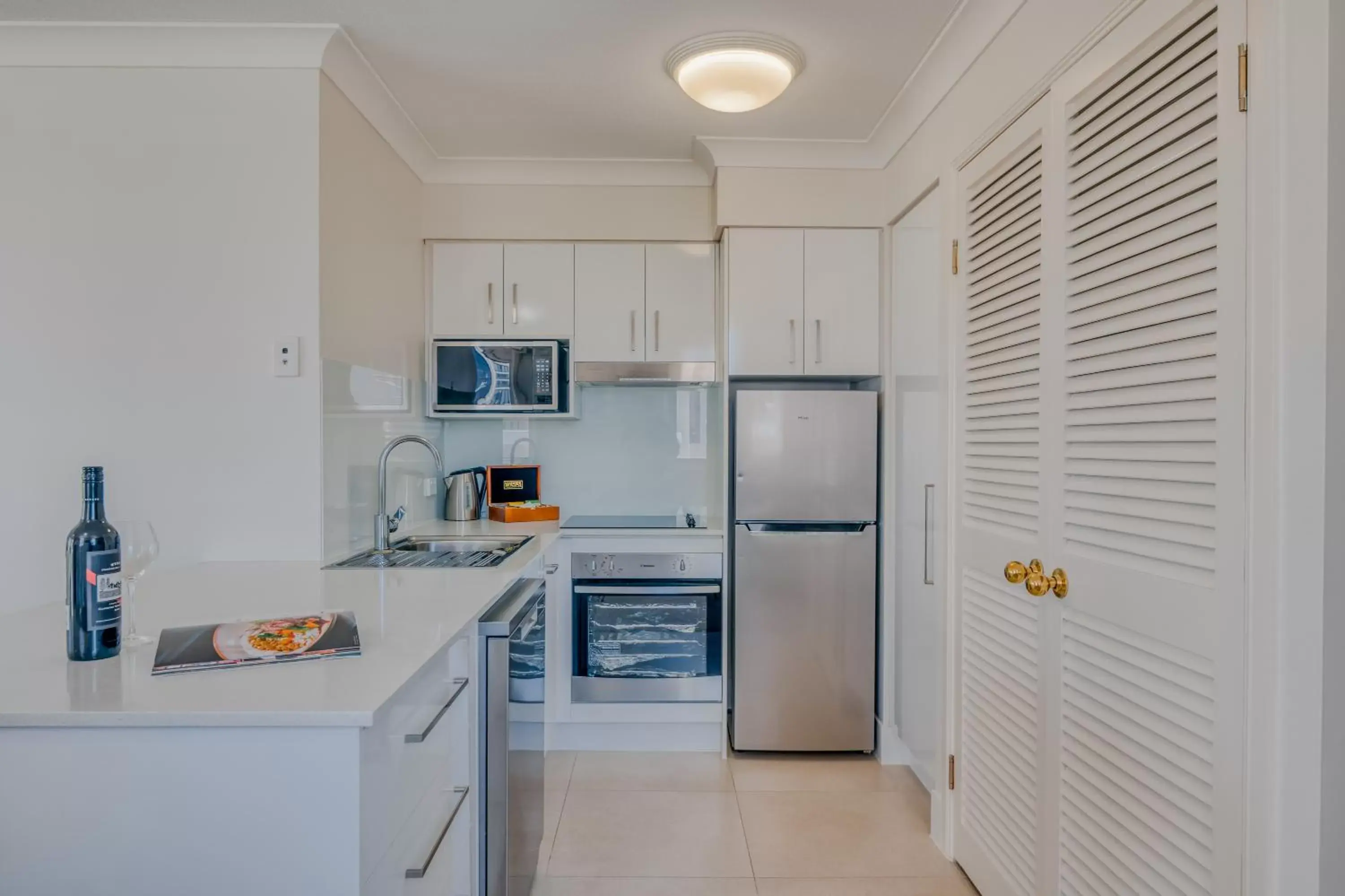 Kitchen or kitchenette, Kitchen/Kitchenette in Bel Air on Broadbeach