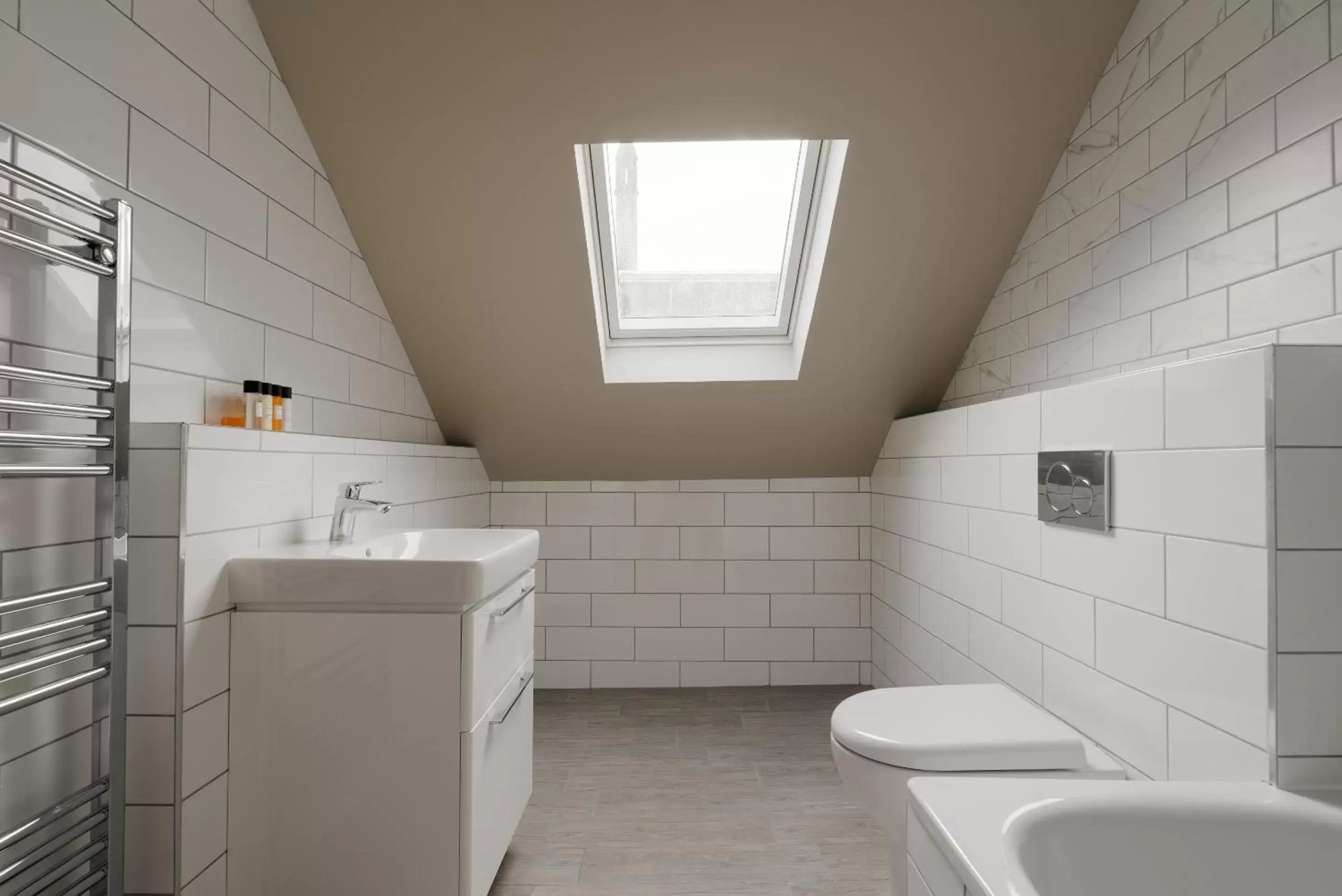 Bathroom in Sonder Royal Garden Apartments