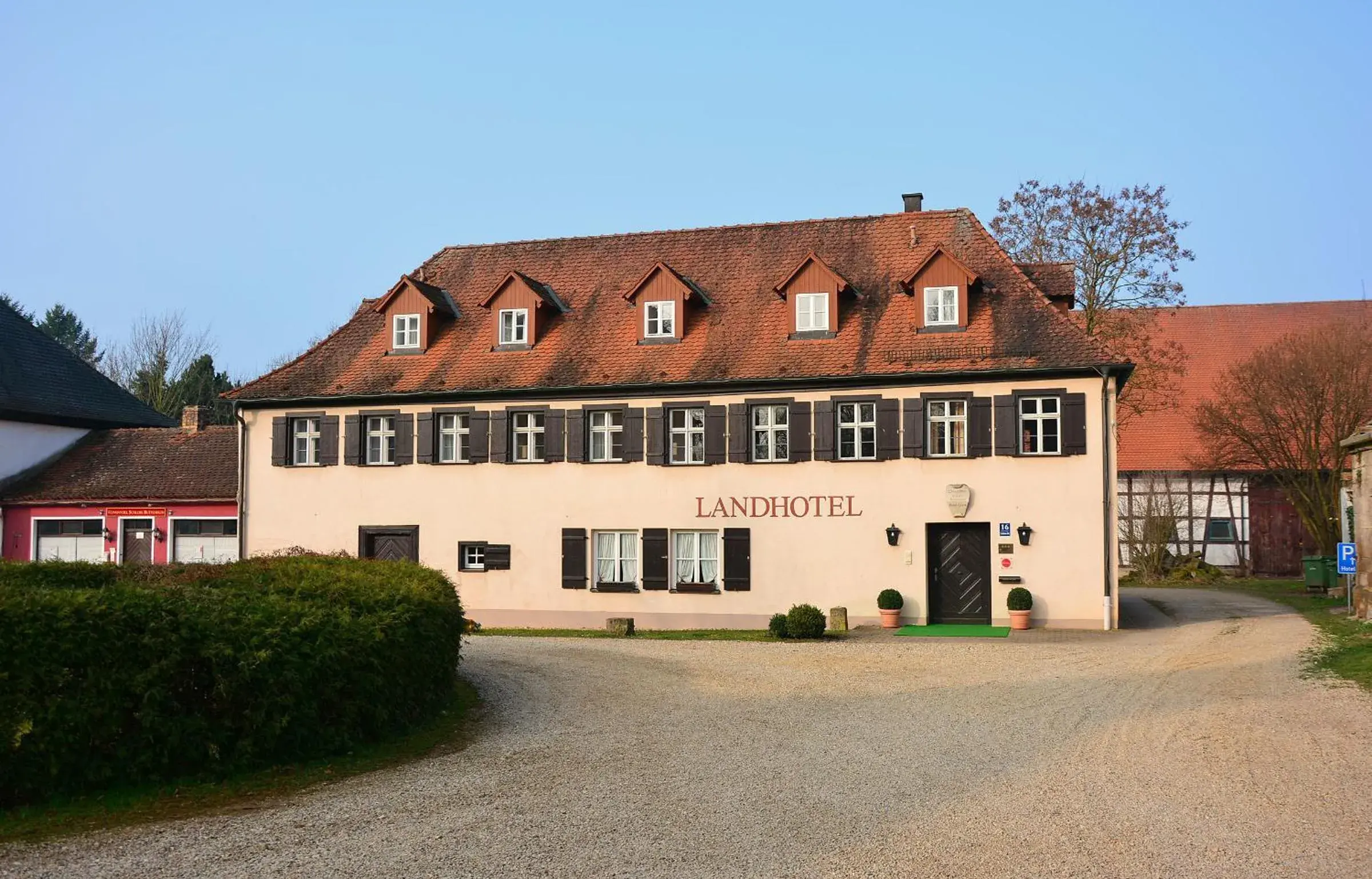 Facade/entrance, Property Building in Landhotel Schloss Buttenheim