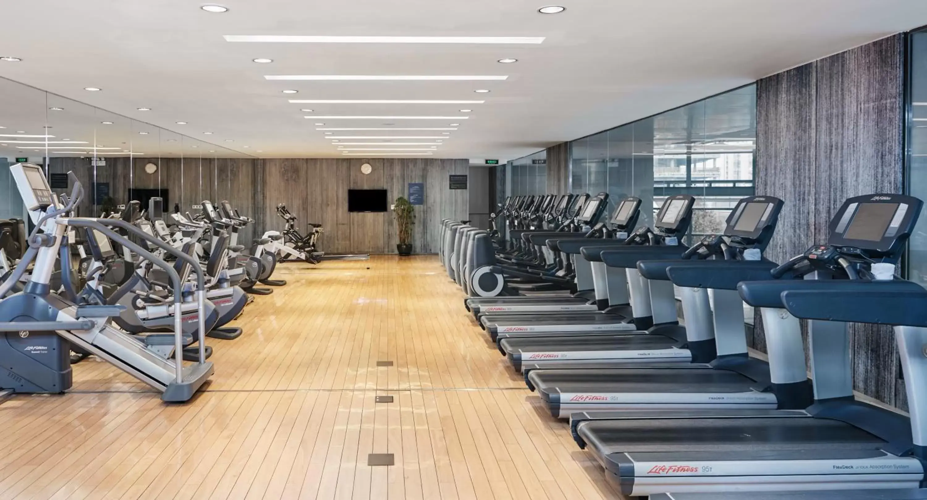 Spa and wellness centre/facilities, Fitness Center/Facilities in InterContinental Shanghai Jing' An, an IHG Hotel