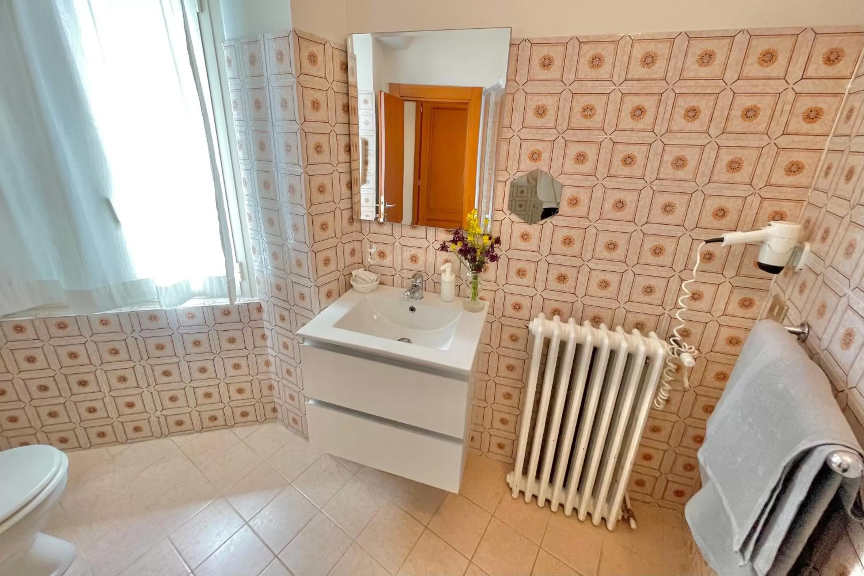 Bathroom in Albergo Vittoria