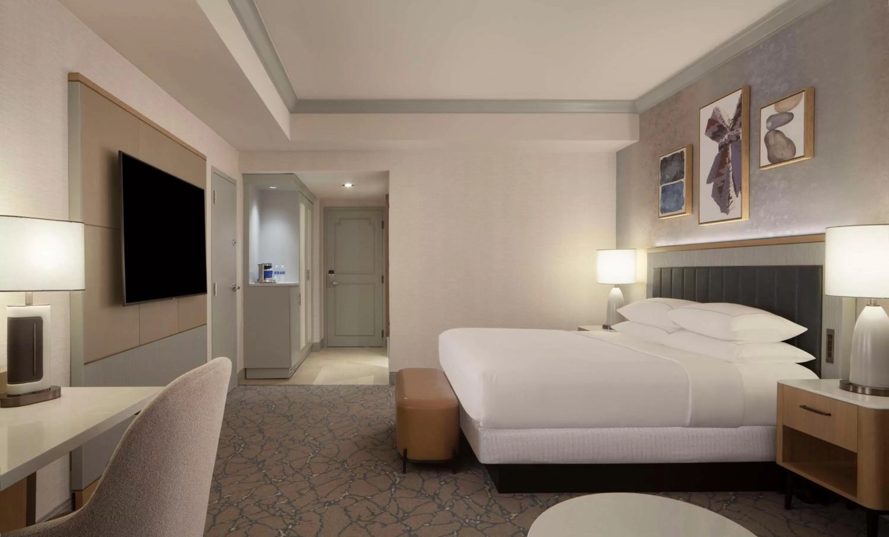 Bedroom, Bed in Hilton Anatole