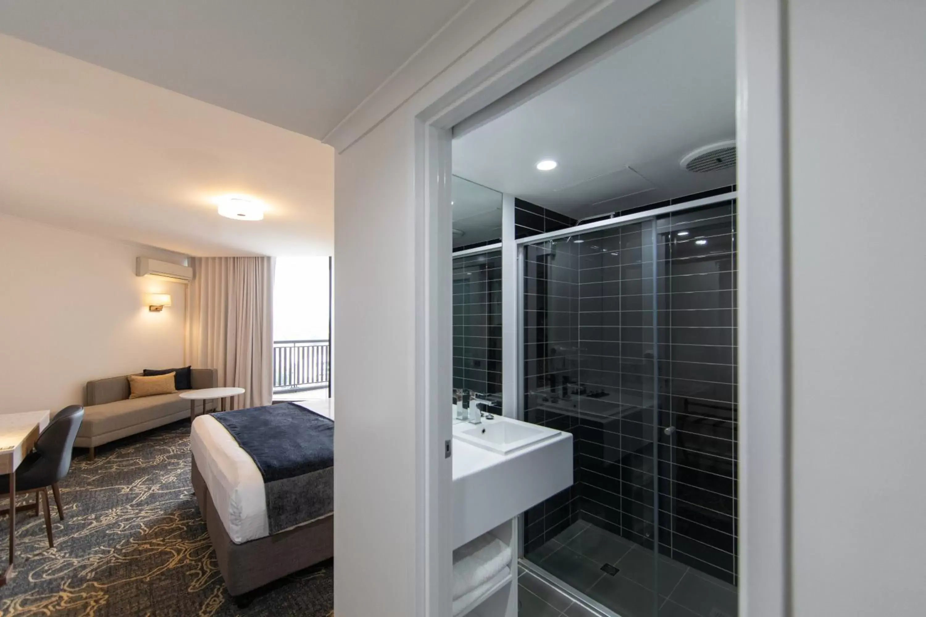 Bathroom in Hotel Grand Chancellor Brisbane