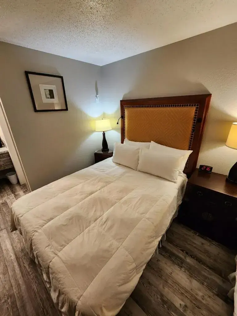 Bed in Branson Ozarks Inn