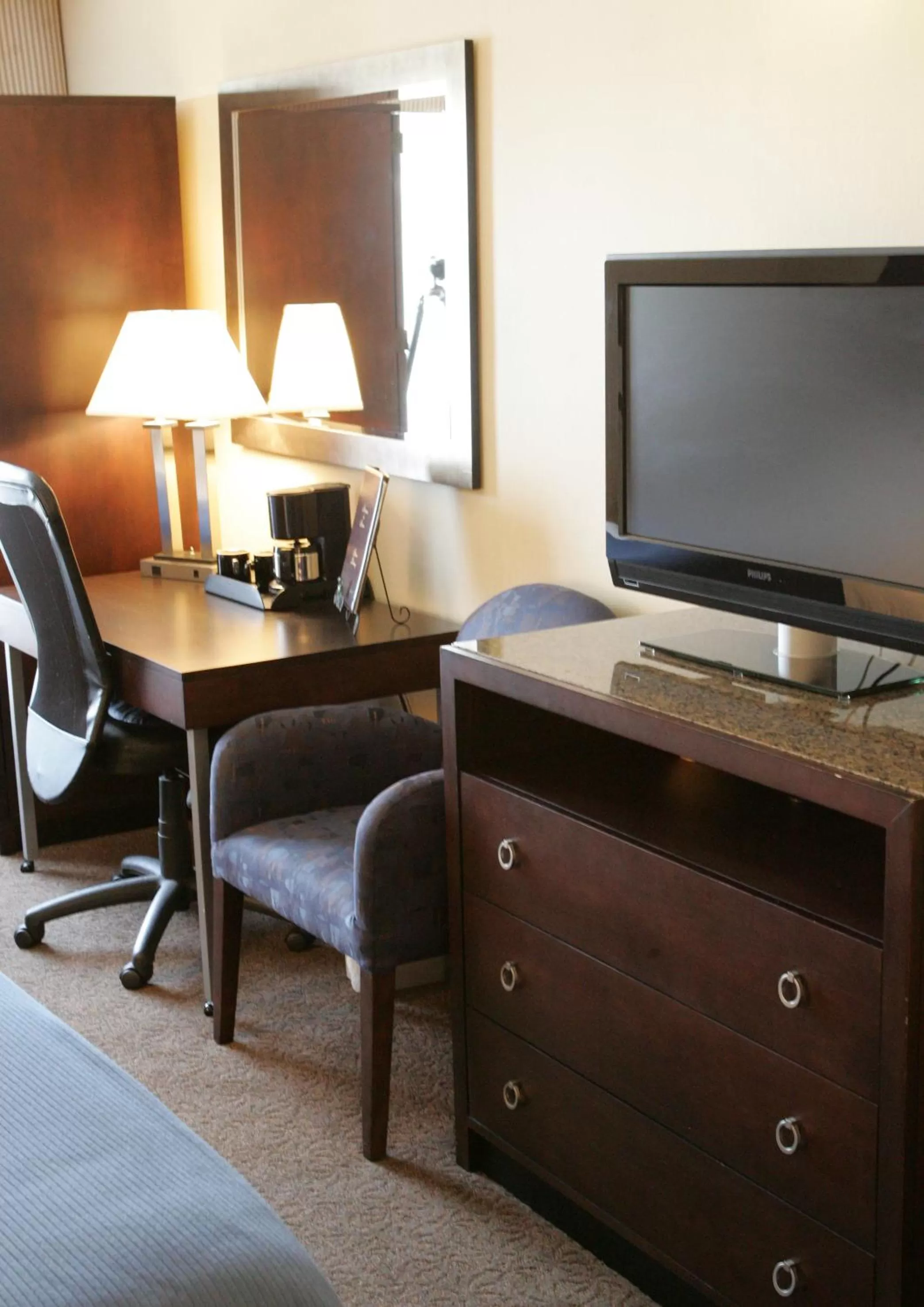 King Room - Disability Access in Holiday Inn Express St. Jean Sur Richelieu, an IHG Hotel