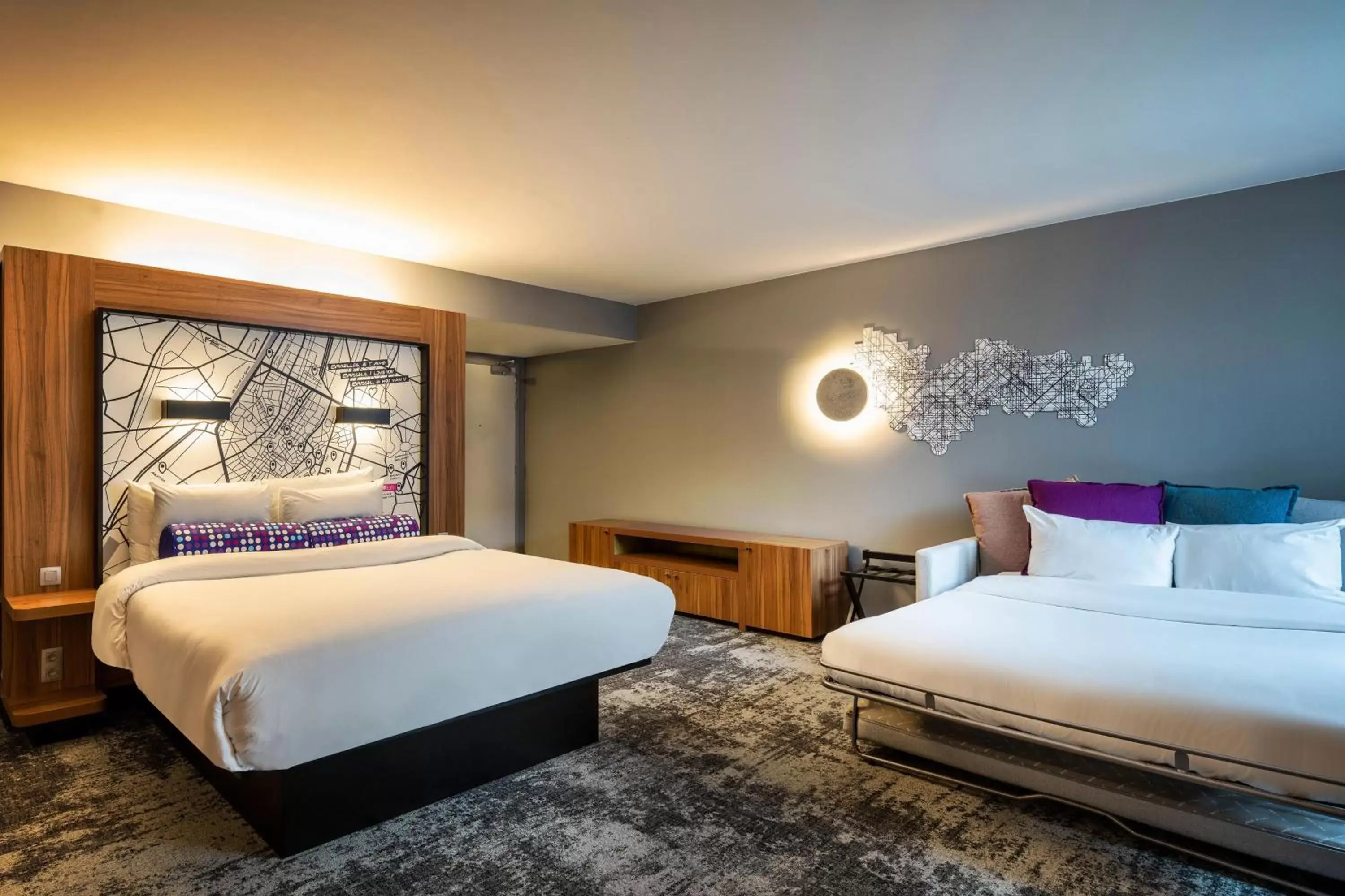 Photo of the whole room, Bed in Aloft Brussels Schuman