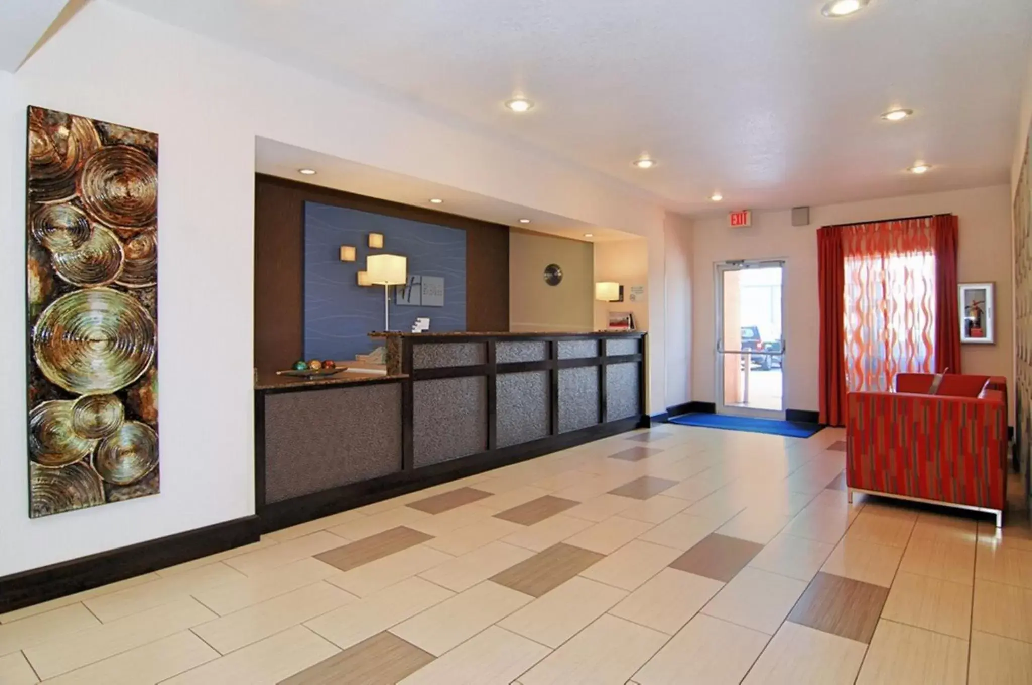 Property building, Lobby/Reception in Holiday Inn Express Destin E - Commons Mall Area, an IHG Hotel