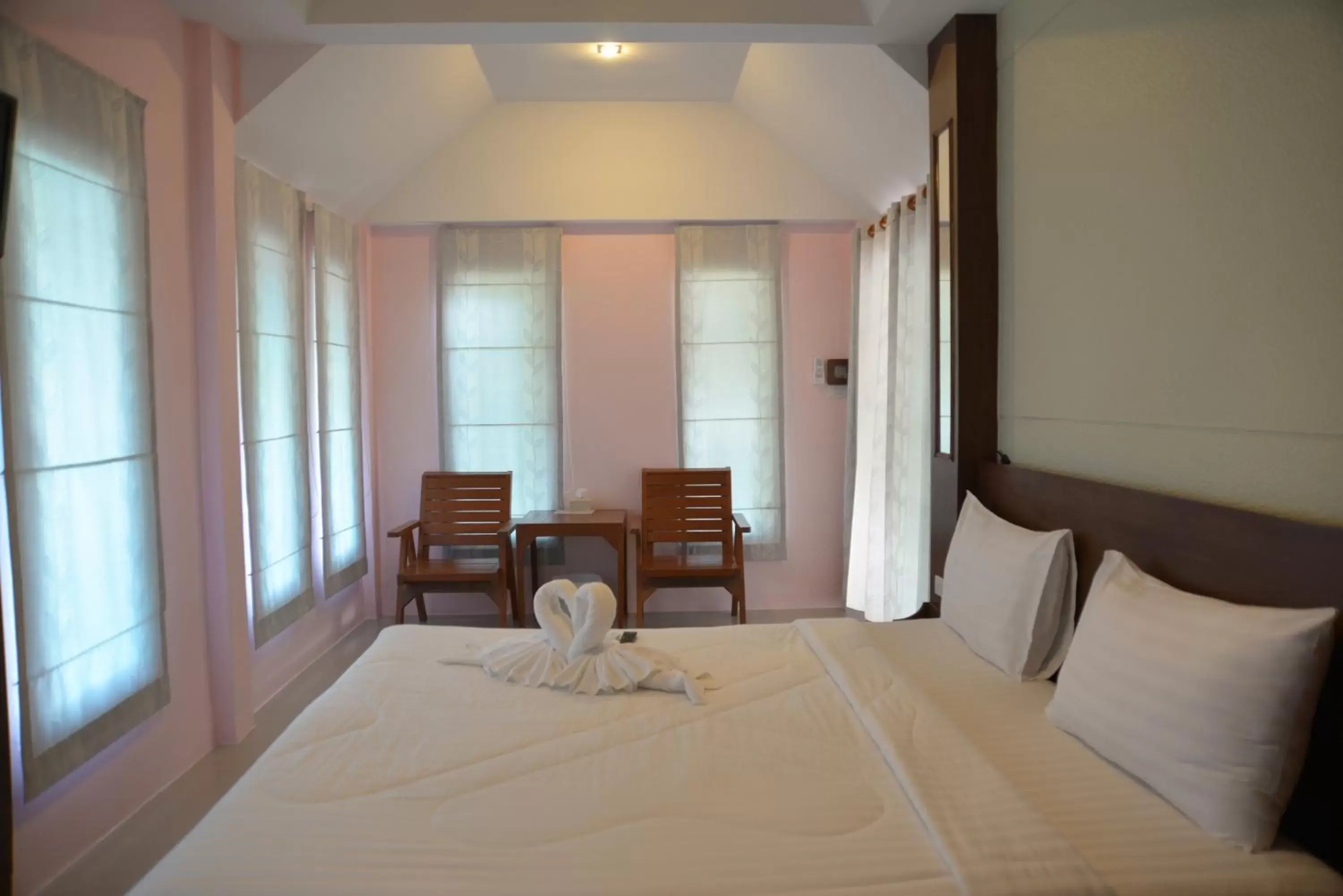 Bed in Chanpraya Resort