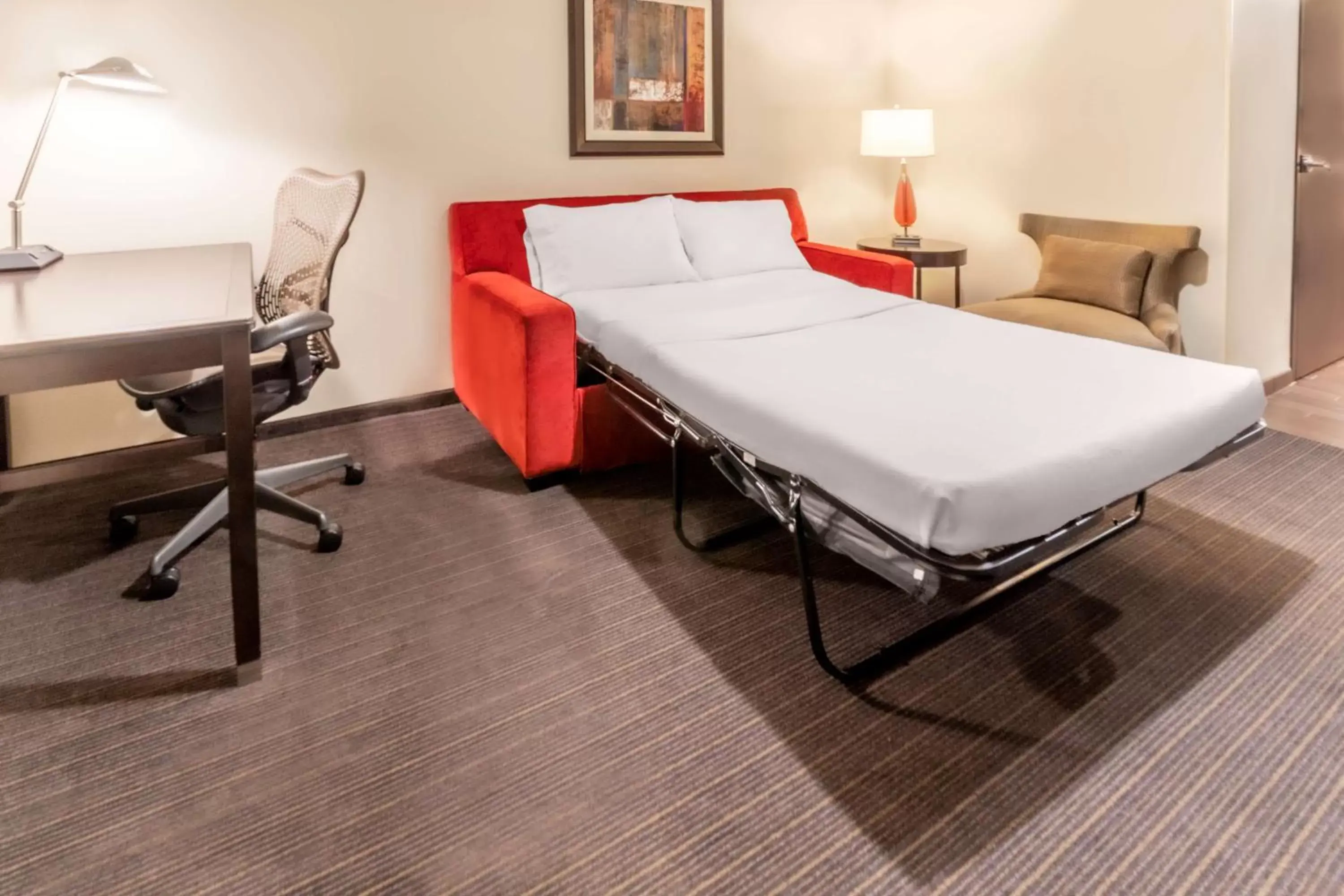 Bed in Hilton Garden Inn Houston NW America Plaza