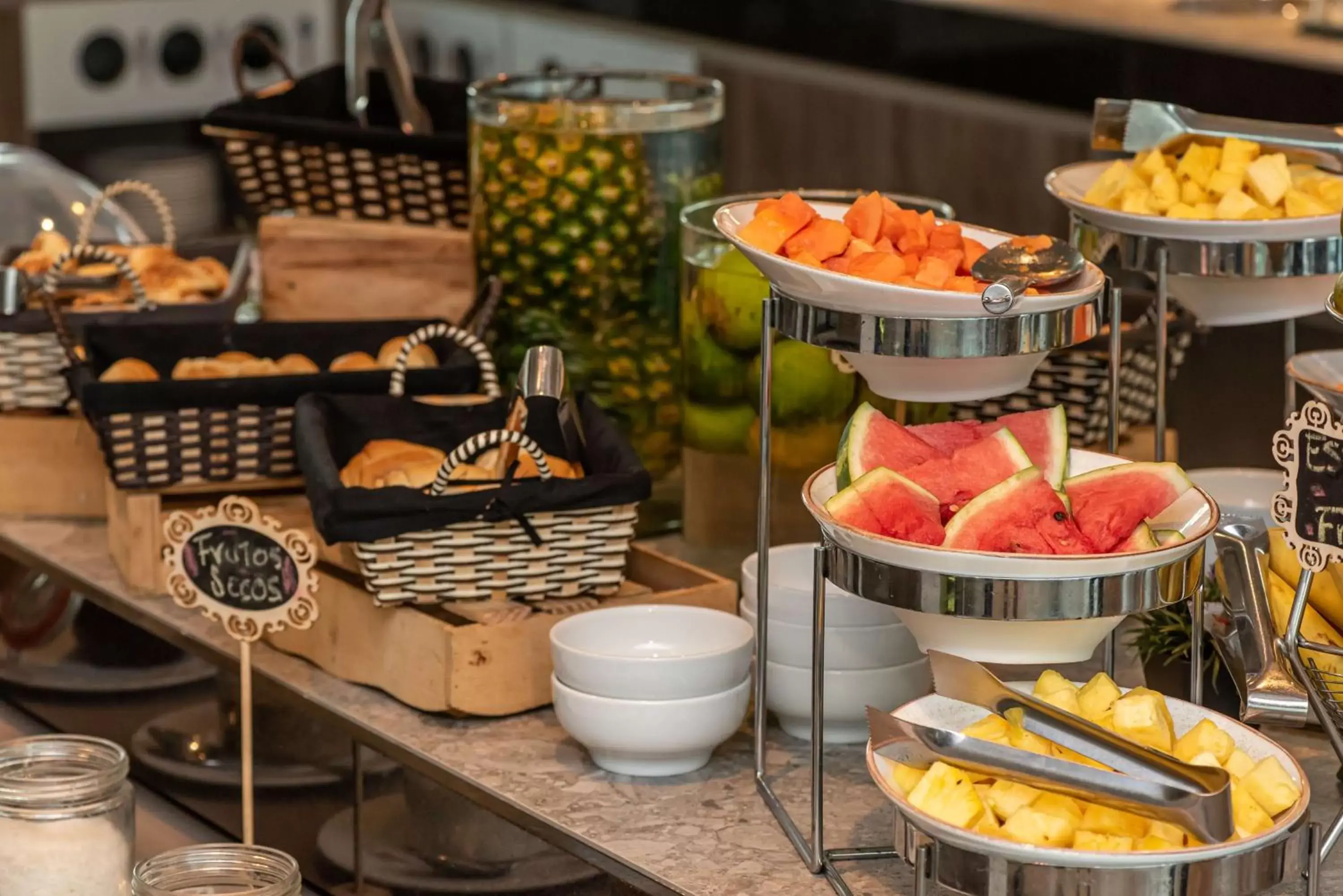 Breakfast, Food in Hampton by Hilton Cartagena