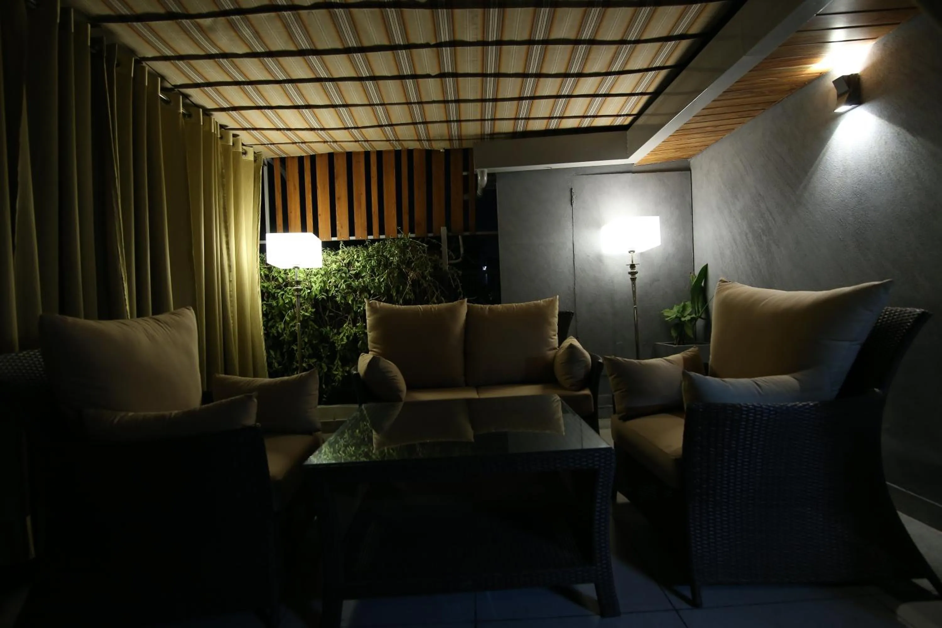 Evening entertainment in Hotel City Heart Premium