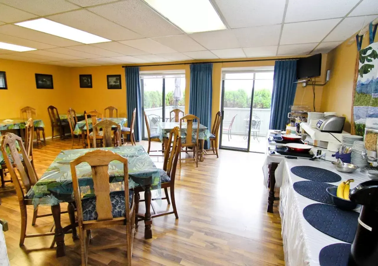 Dining area, Restaurant/Places to Eat in Heron's Landing Hotel