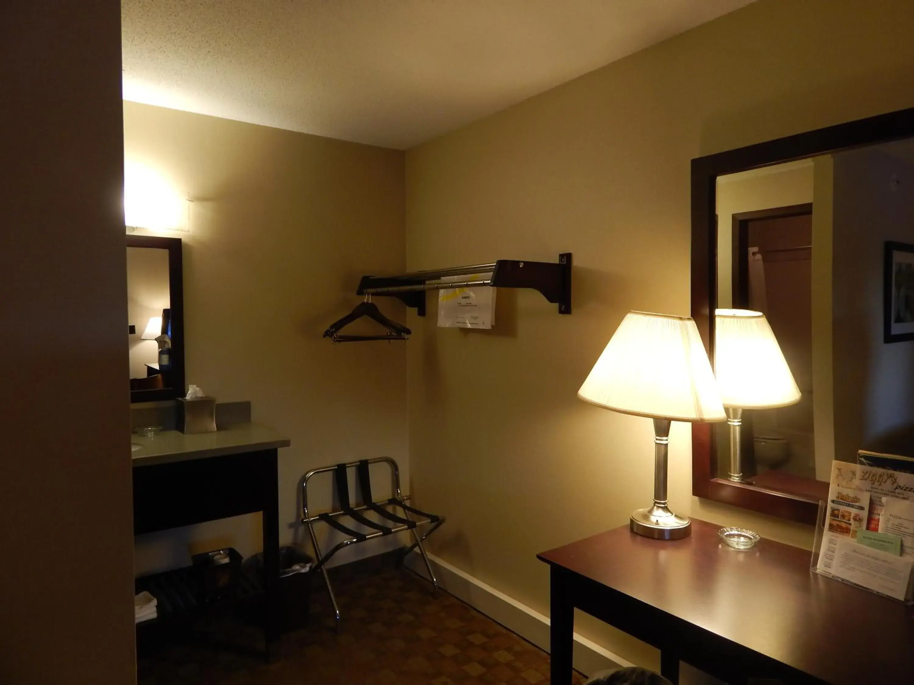 Bedroom in Super 8 by Wyndham White River Junction