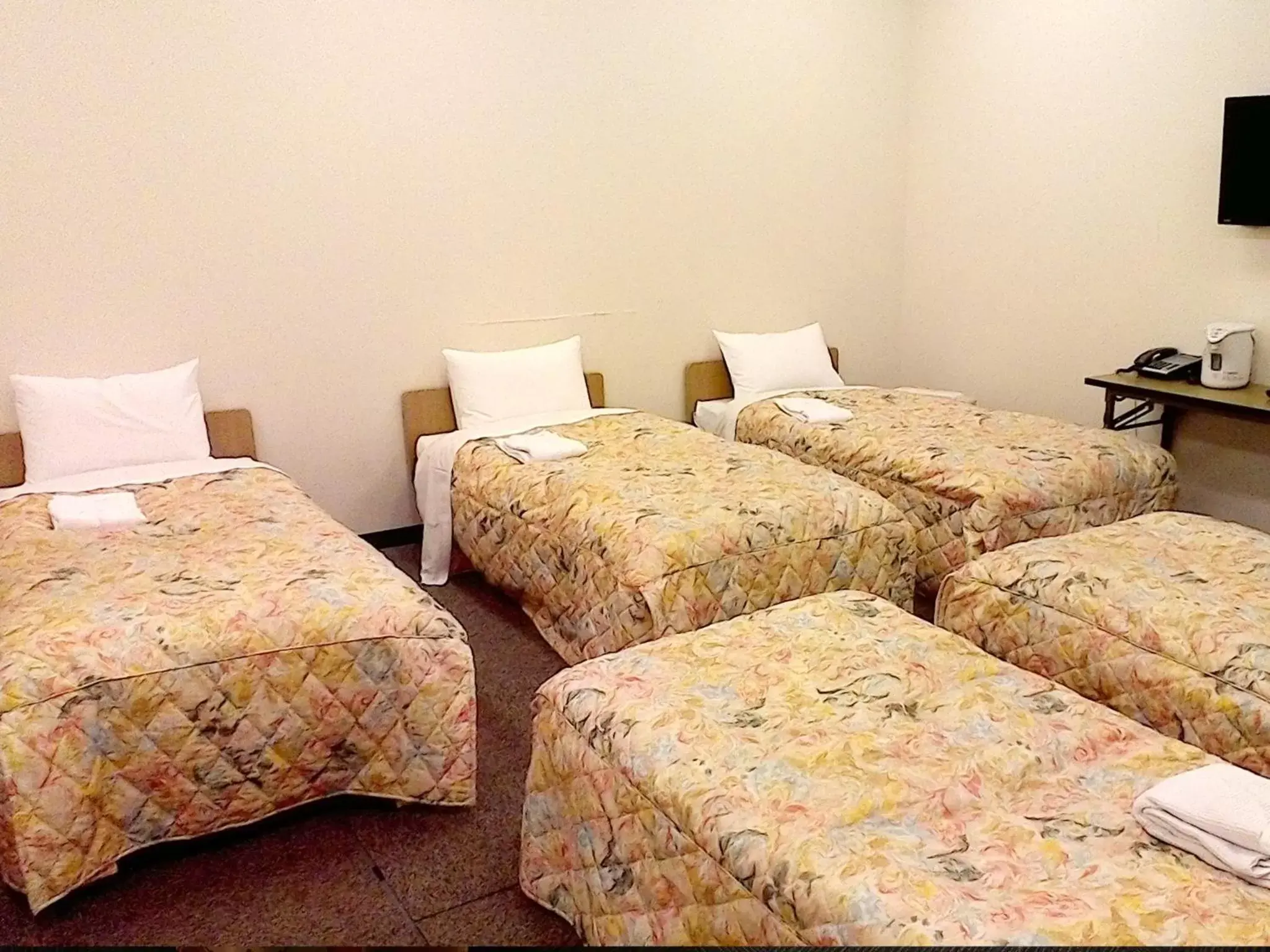 Bed in Osaka Academia