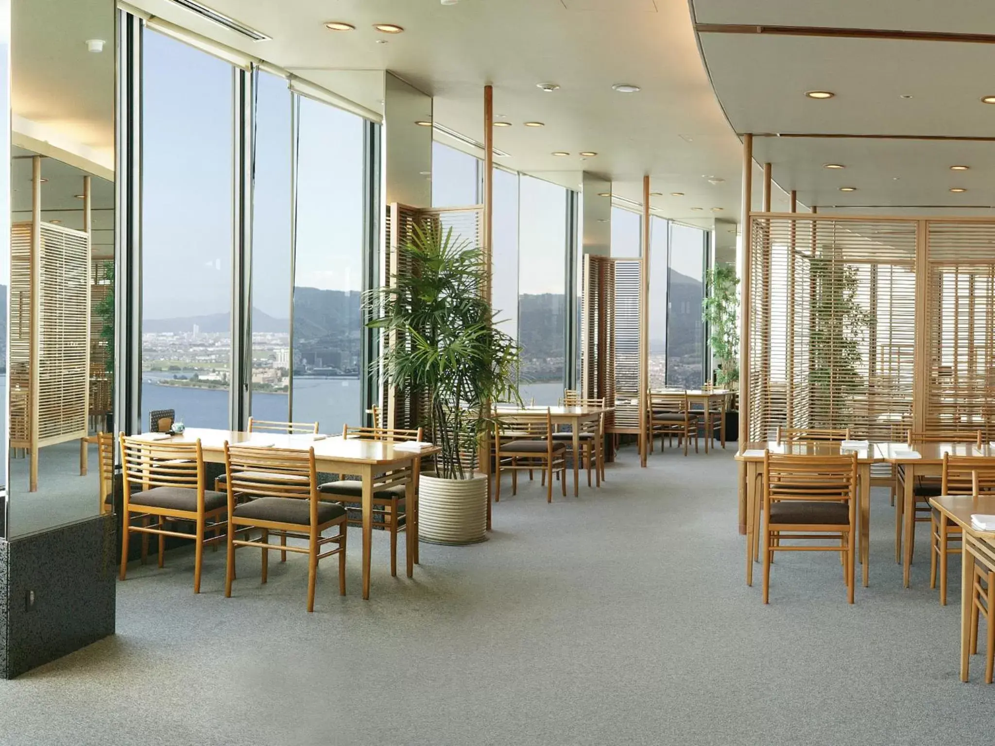 Lake view, Restaurant/Places to Eat in Lake Biwa Otsu Prince Hotel