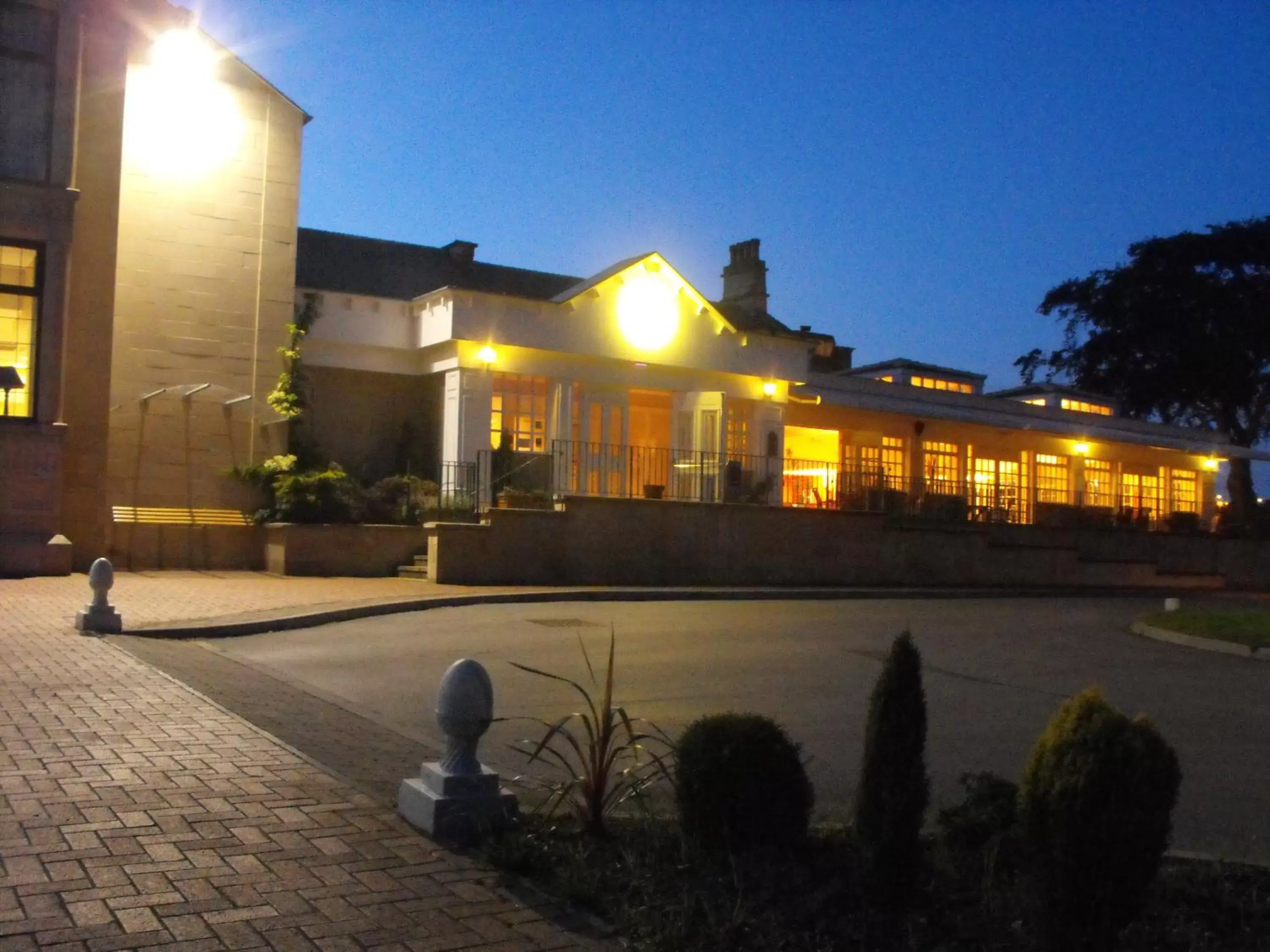 Facade/entrance, Property Building in Gomersal Park Hotel & Dream Spa