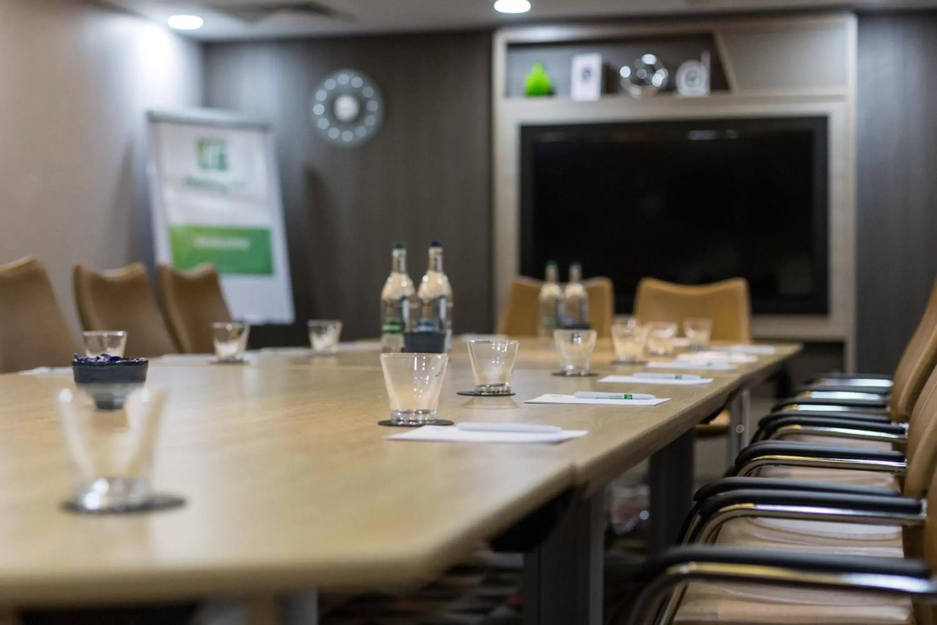 Meeting/conference room in Holiday Inn London Watford Junction, an IHG Hotel