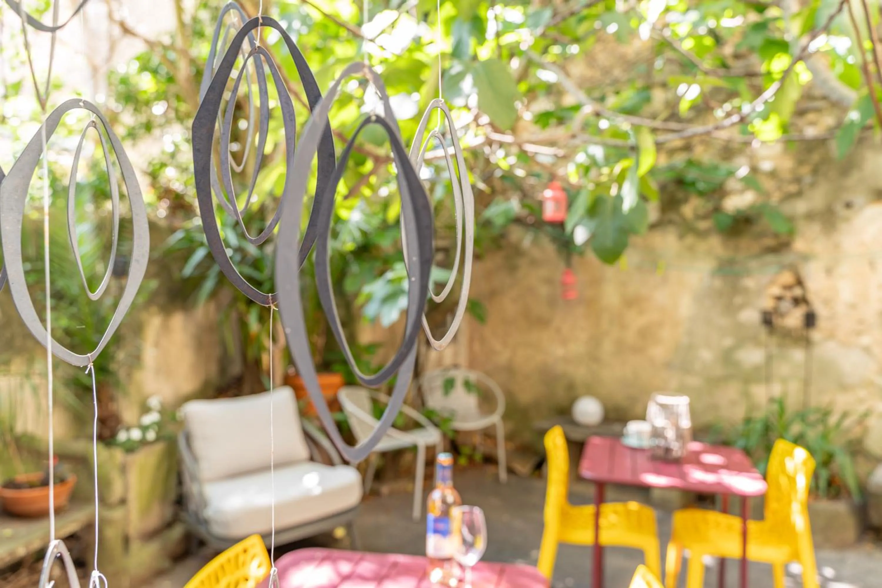 Garden view, Restaurant/Places to Eat in Precheurs Studios