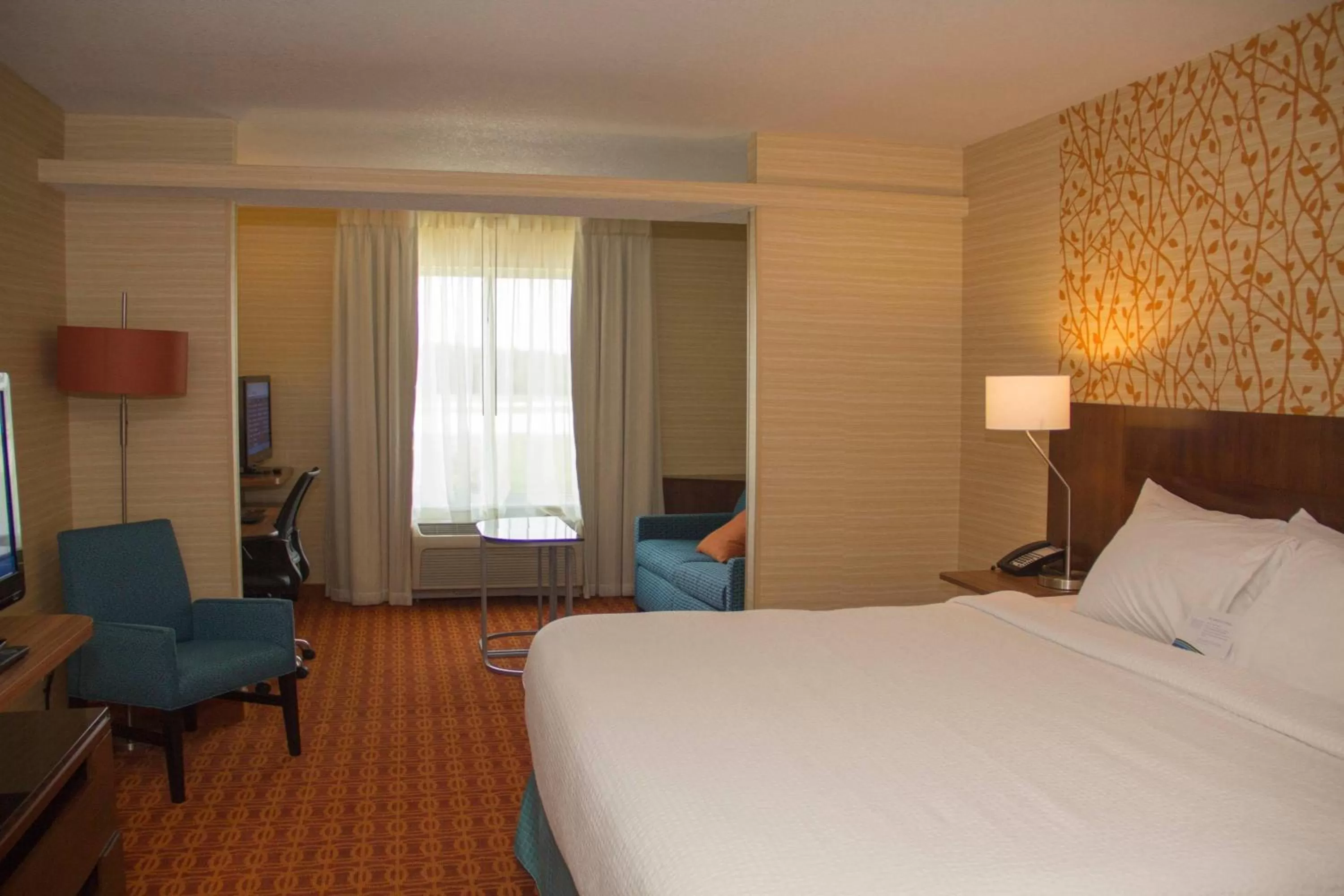 Photo of the whole room, Bed in Peach Tree Inn and Suites