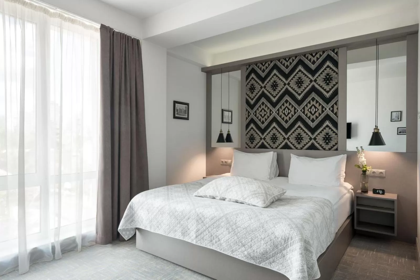 Bedroom, Bed in Thomas Albert Hotel