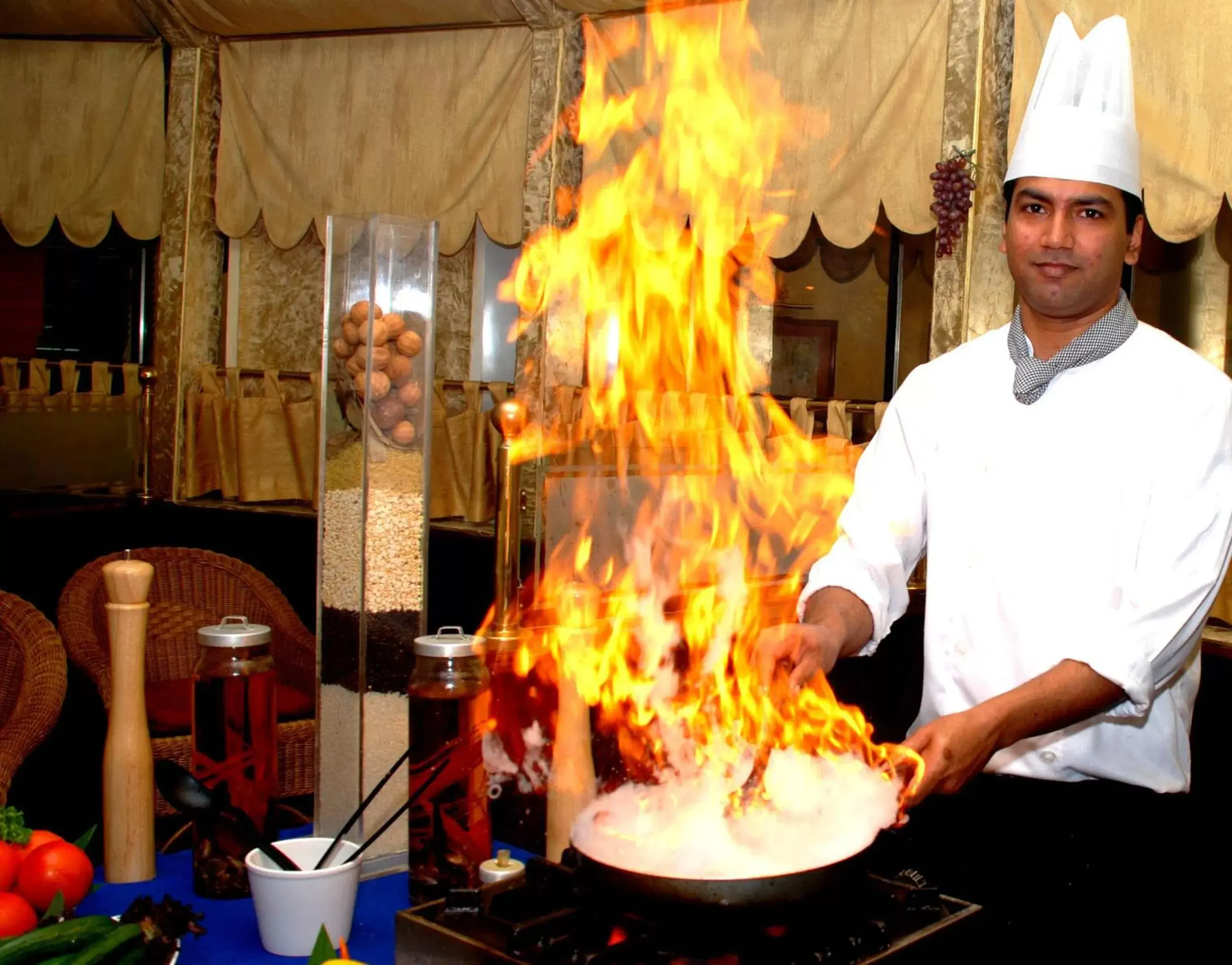 Restaurant/places to eat in Marco Polo Hotel Restaurant/places to eat in Marco Polo Hotel