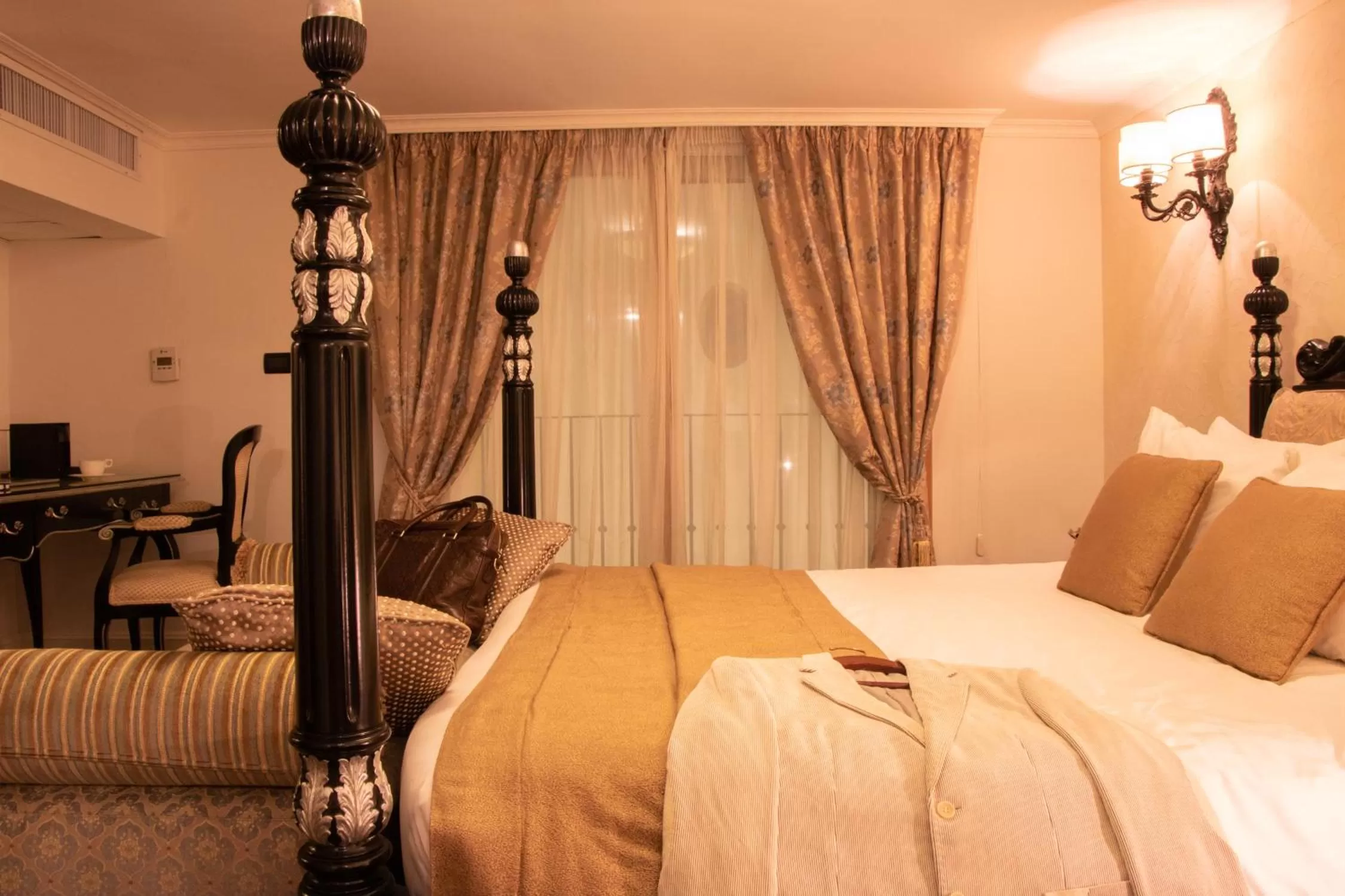 Bed in Villa Palma Boutique Hotel