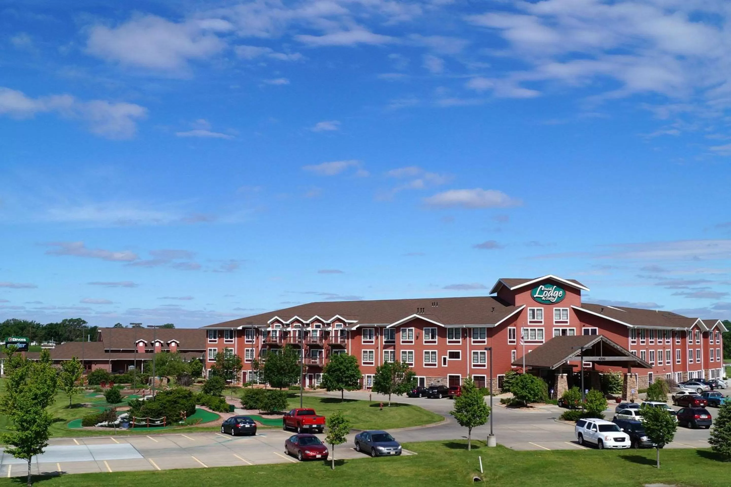 Norfolk Lodge & Suites, an Ascend Collection Hotel