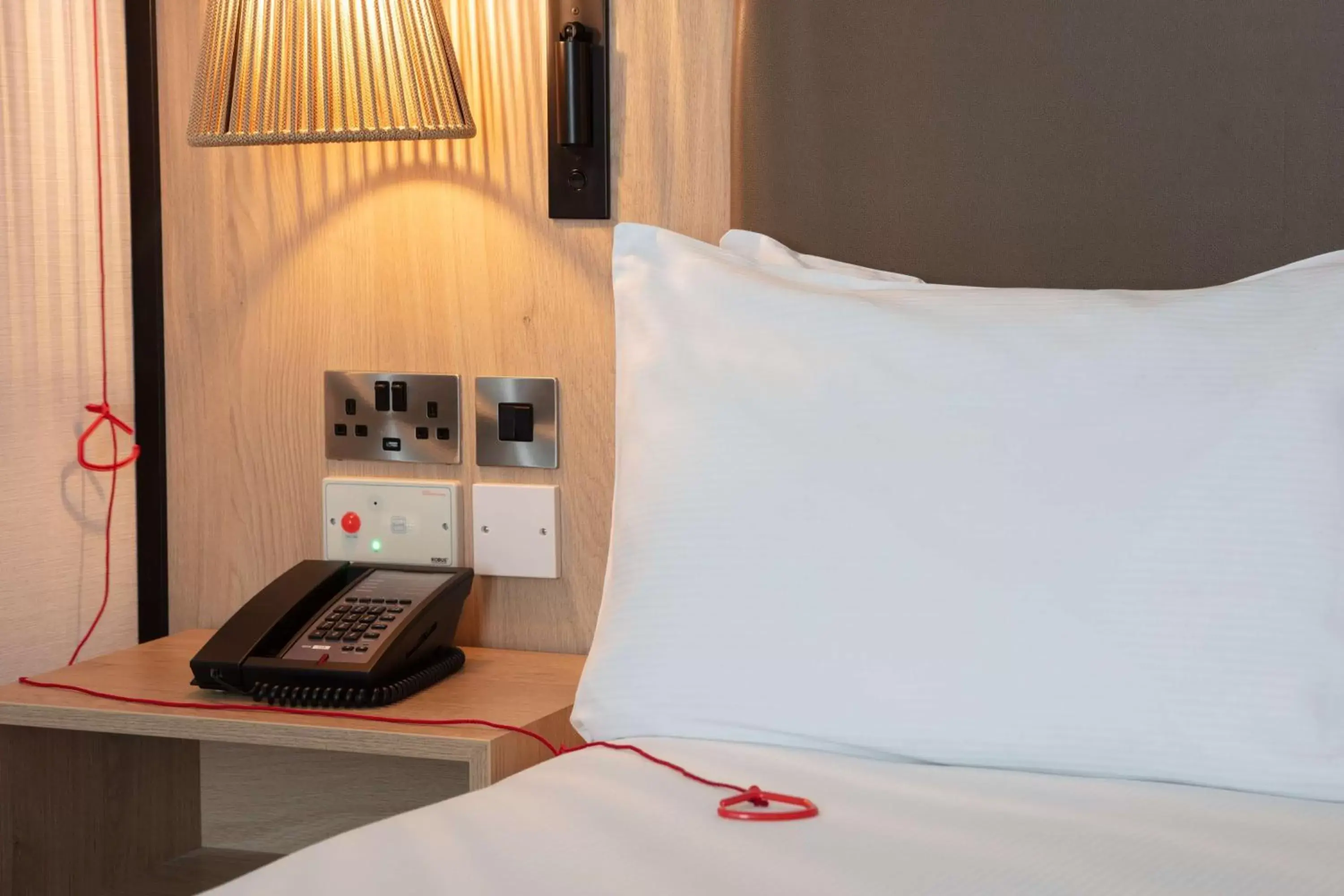 Bed in DoubleTree by Hilton London Elstree