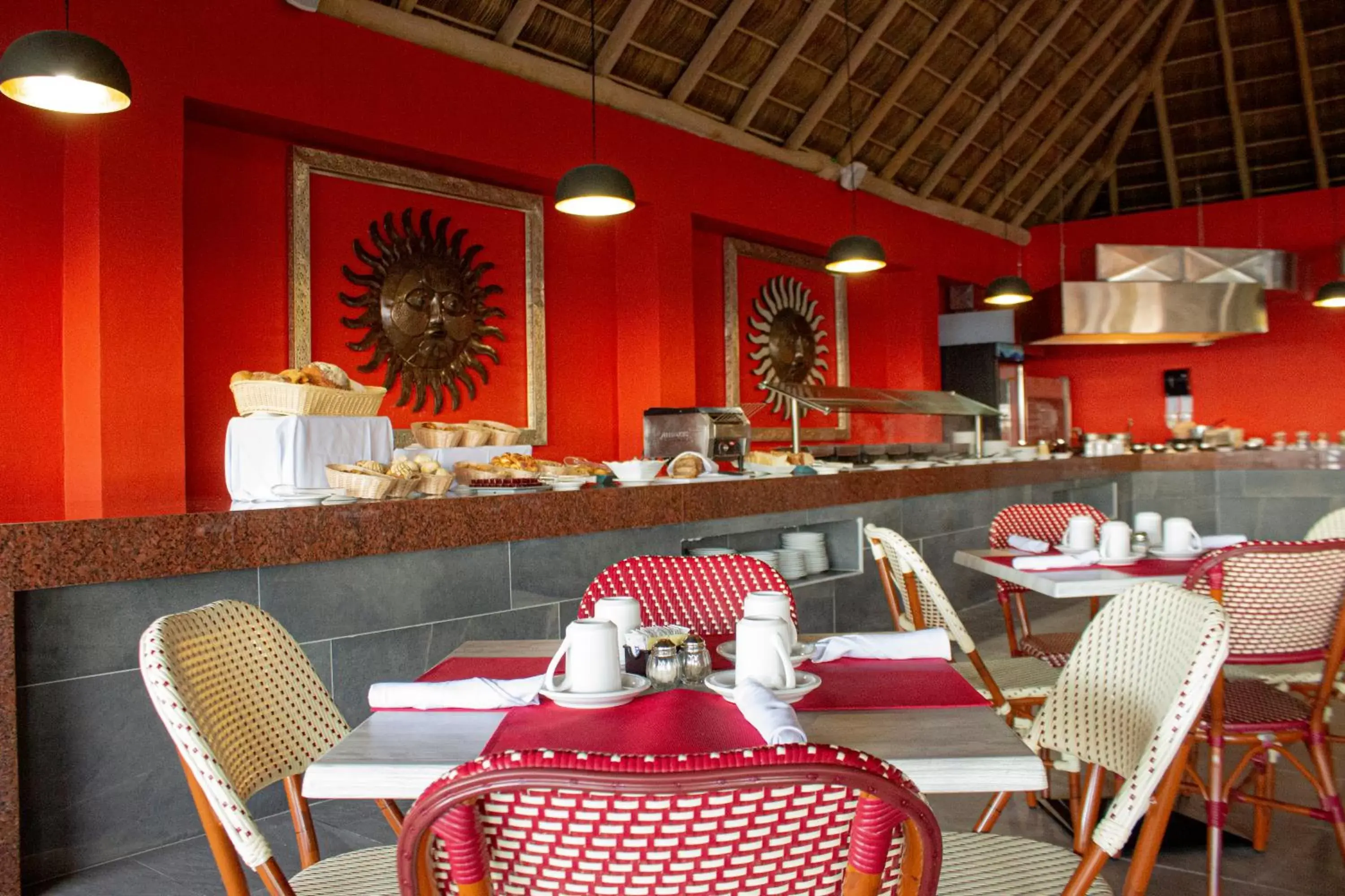 Restaurant/Places to Eat in Decameron Isla Coral