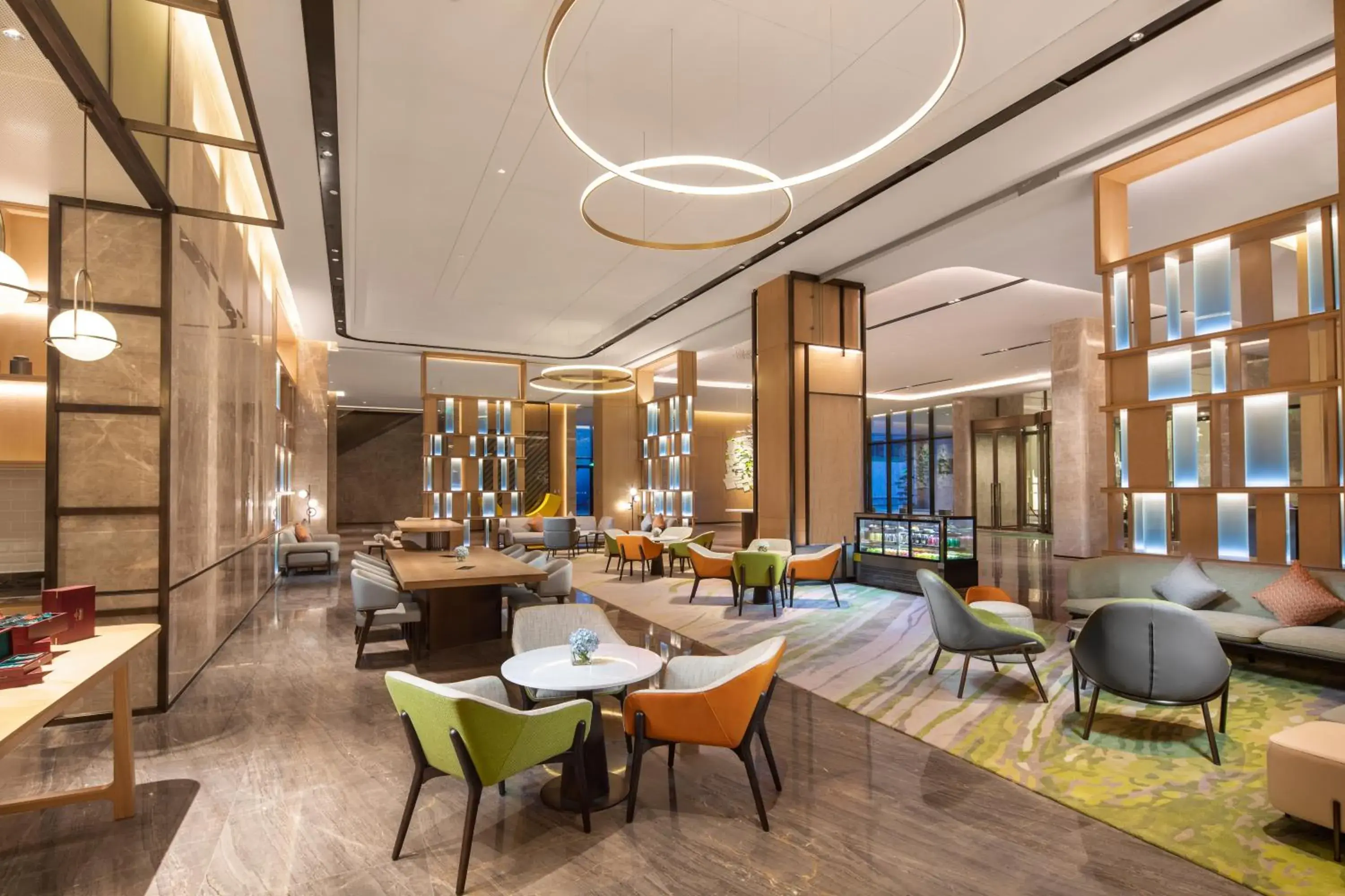 Lounge or bar, Restaurant/Places to Eat in Holiday Inn Zhengzhou High-Tech Zone, an IHG Hotel