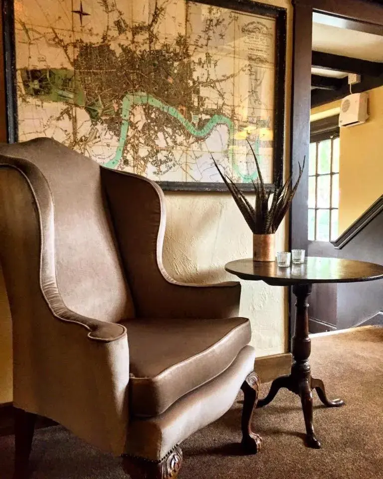 Lounge or bar, Seating Area in The Crown Inn