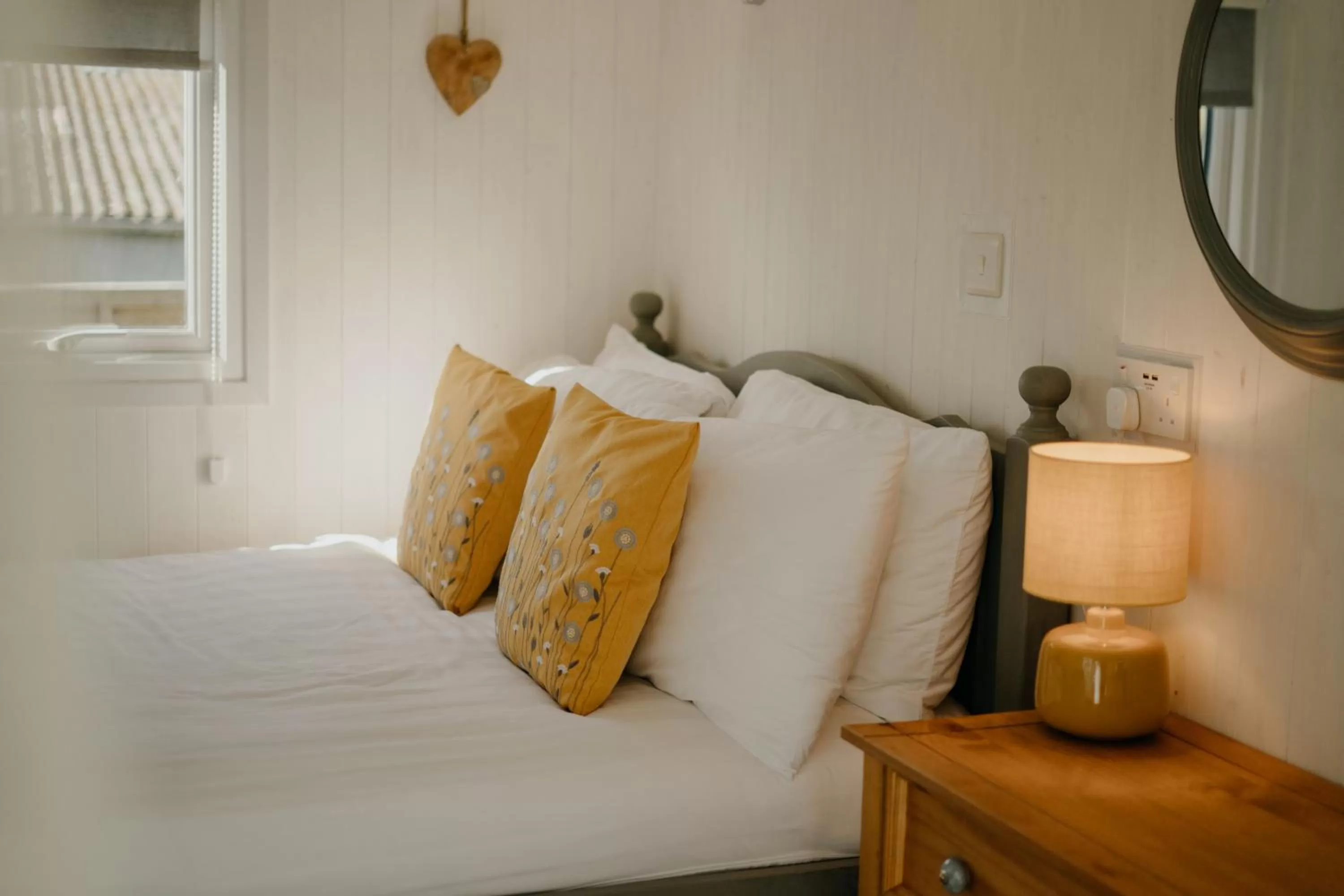 Bed in Little England Retreats - Cottage, Yurt and Shepherd Huts