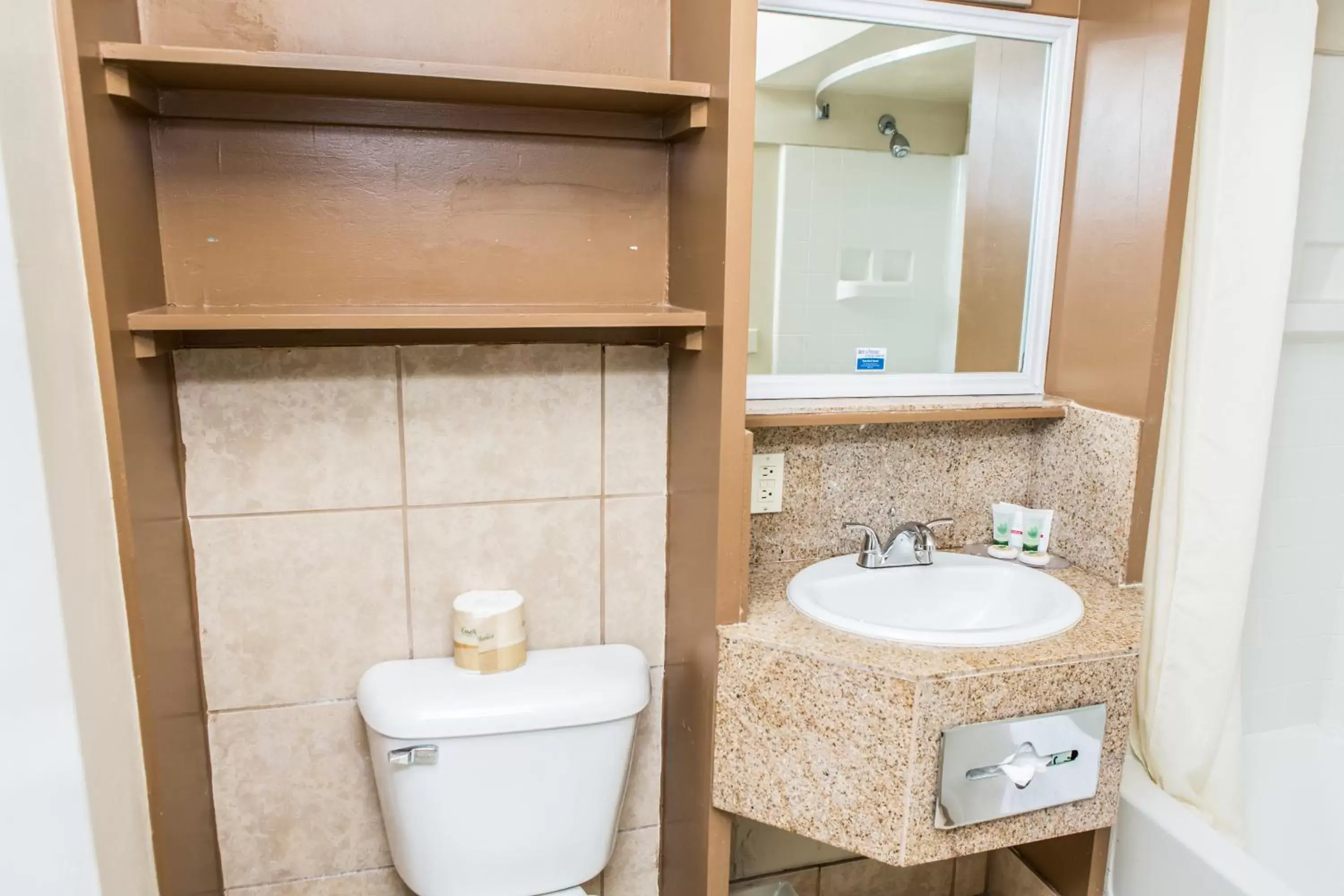 Bathroom in Pelican Inn