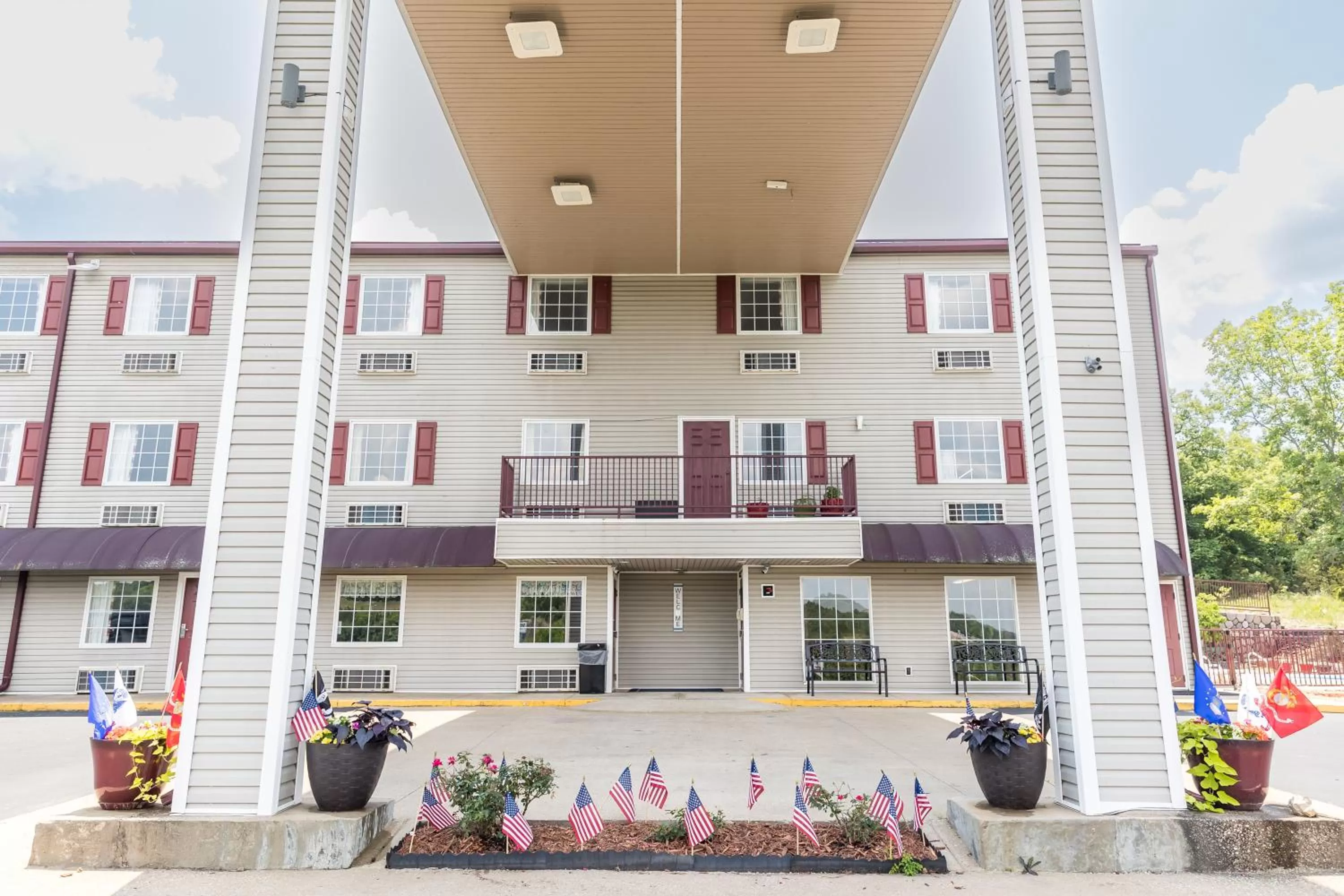 Property building in Rosebud Inn