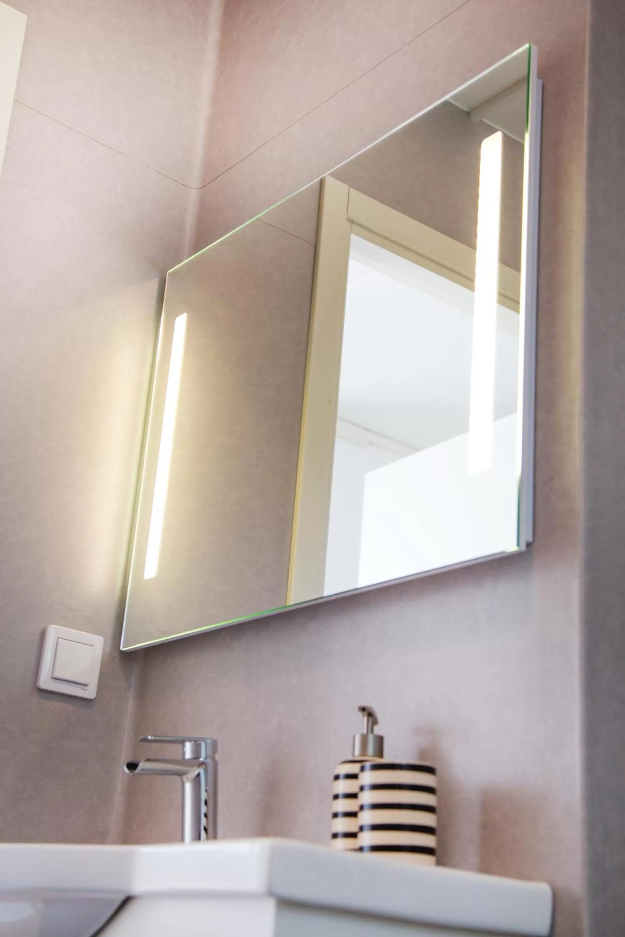 Bathroom in Easy Livin' Apartment Hotel