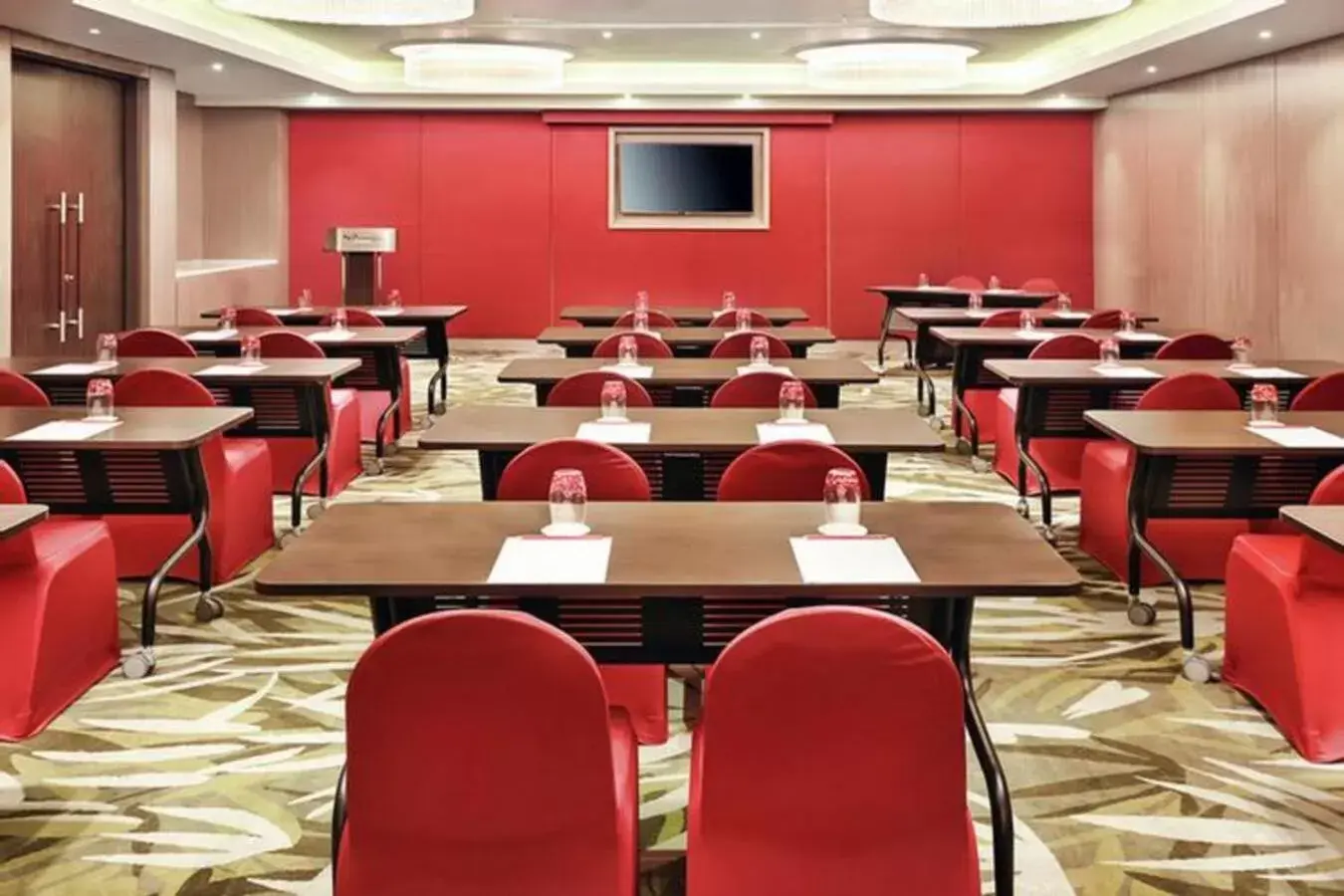 Meeting/conference room in Avangio Hotel