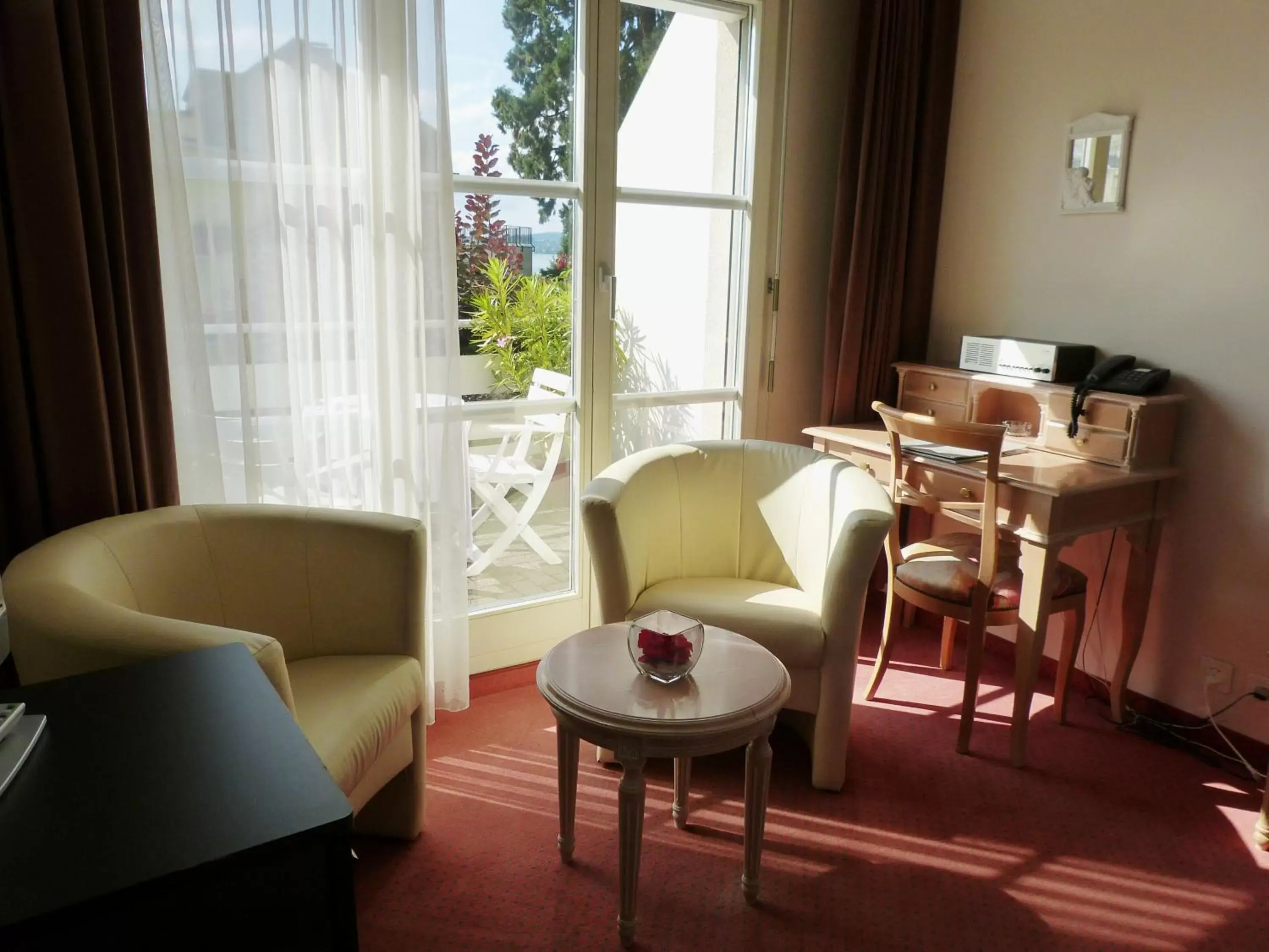 Photo of the whole room, Seating Area in Hotel Rigi Vitznau