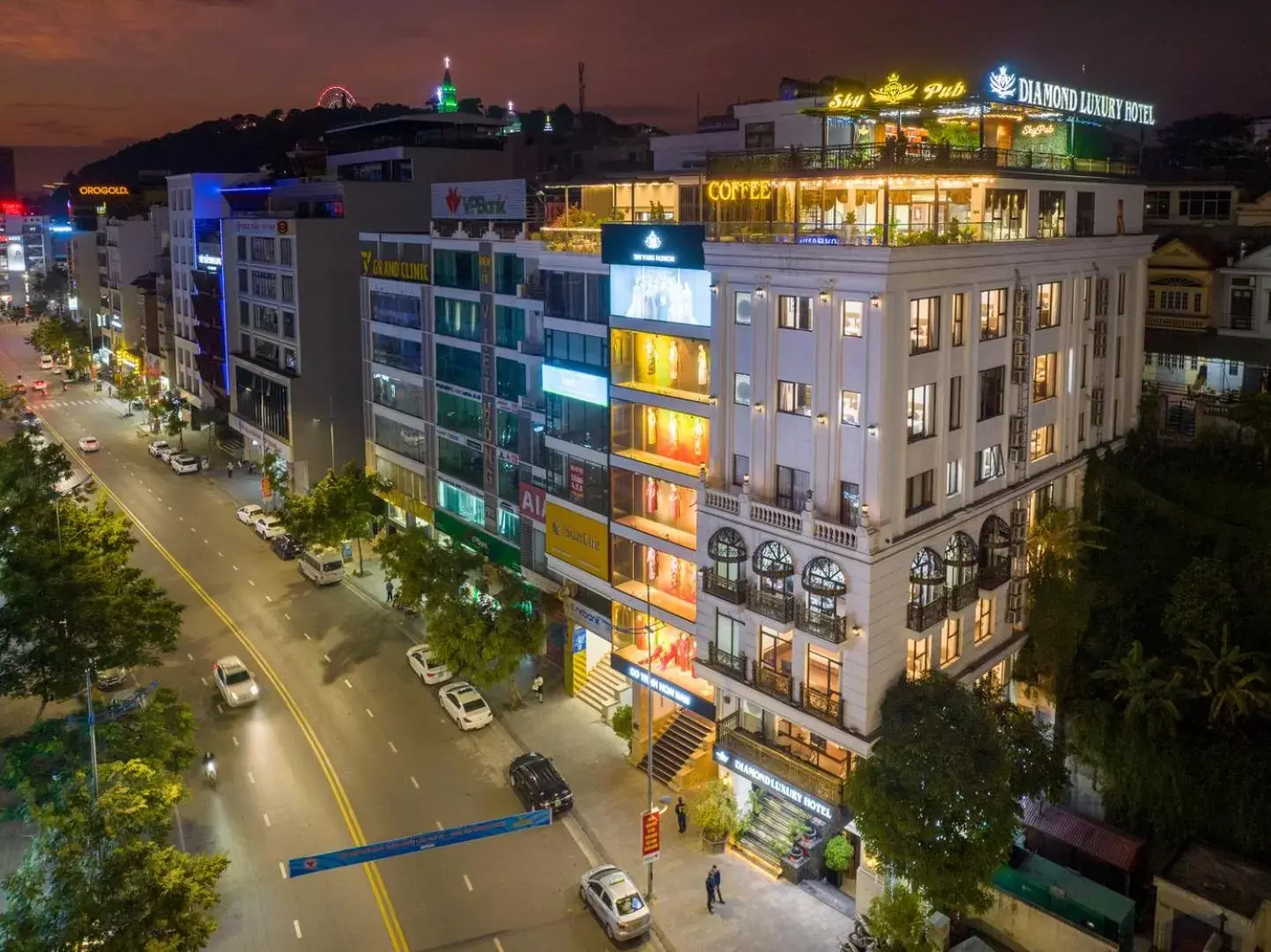 Property building in Diamond Luxury Hotel Property building in Diamond Luxury Hotel