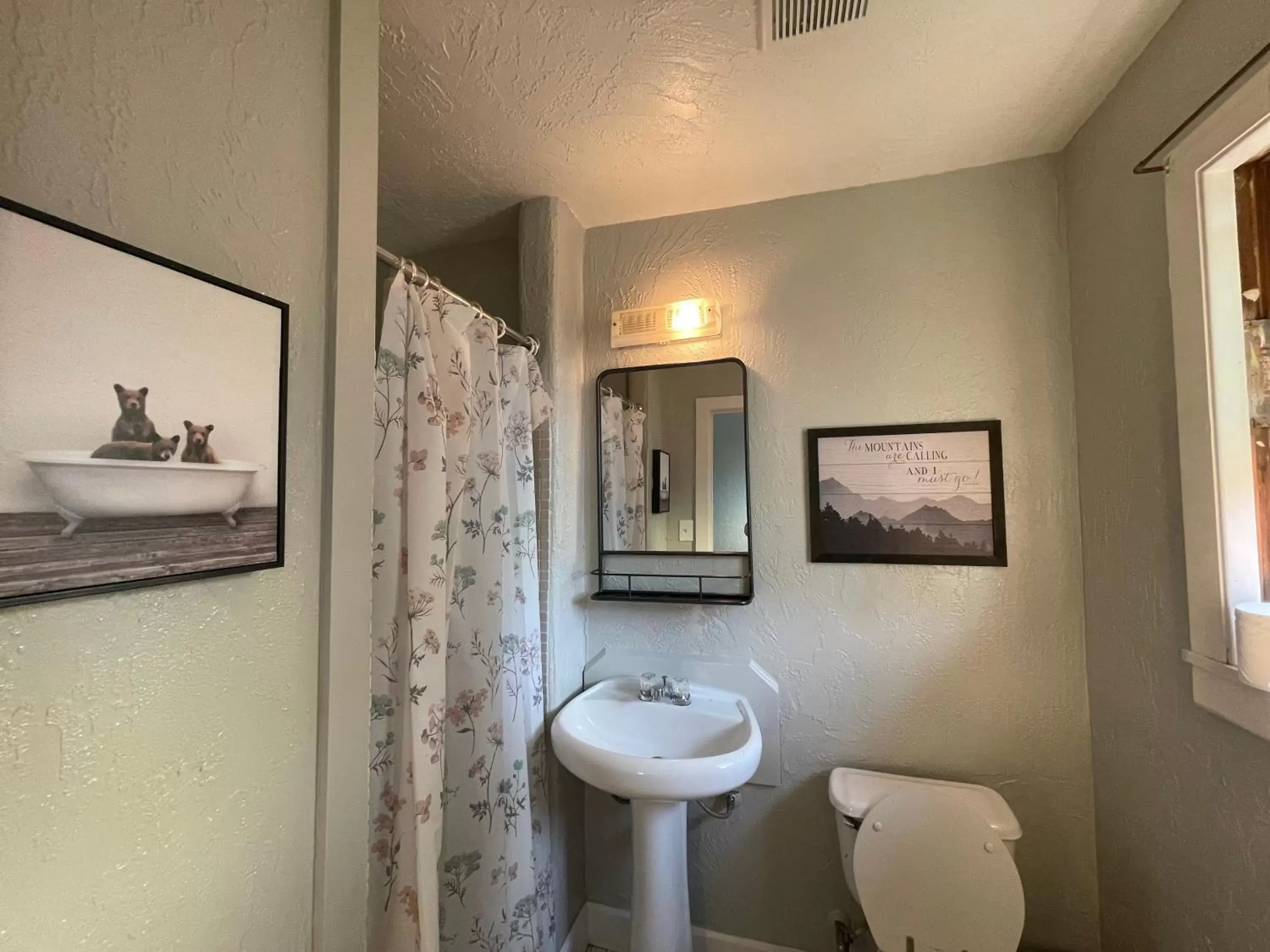 Bathroom in Millz Manor