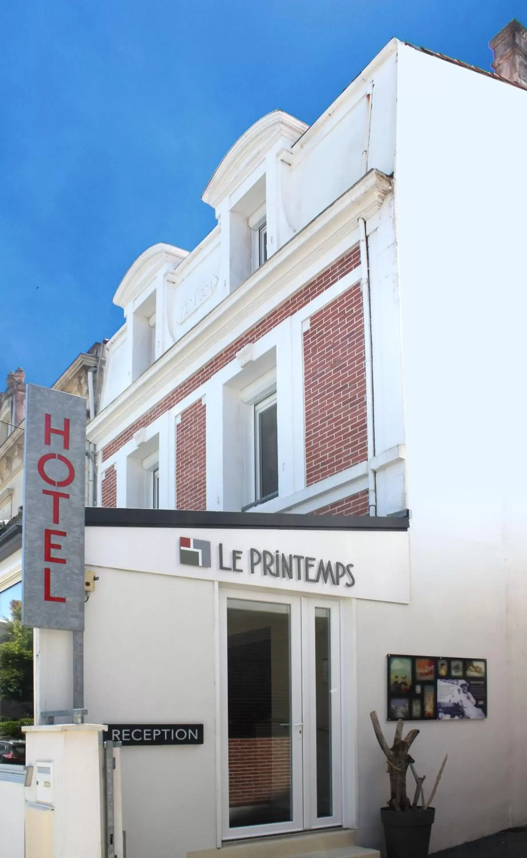 Property logo or sign, Property Building in Hôtel Le Printemps