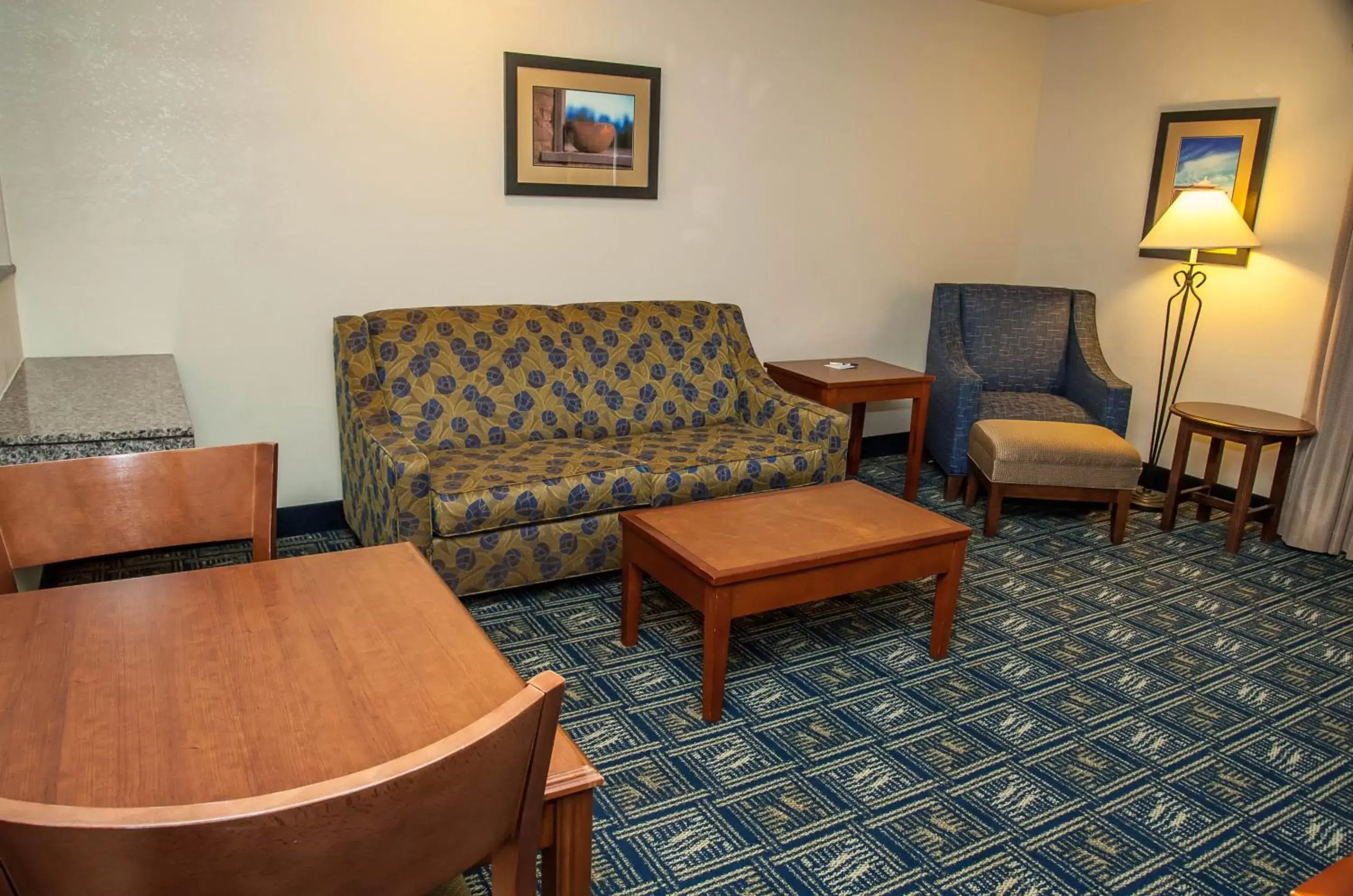 Photo of the whole room, Seating Area in Holiday Inn Express Tucson-Airport, an IHG Hotel