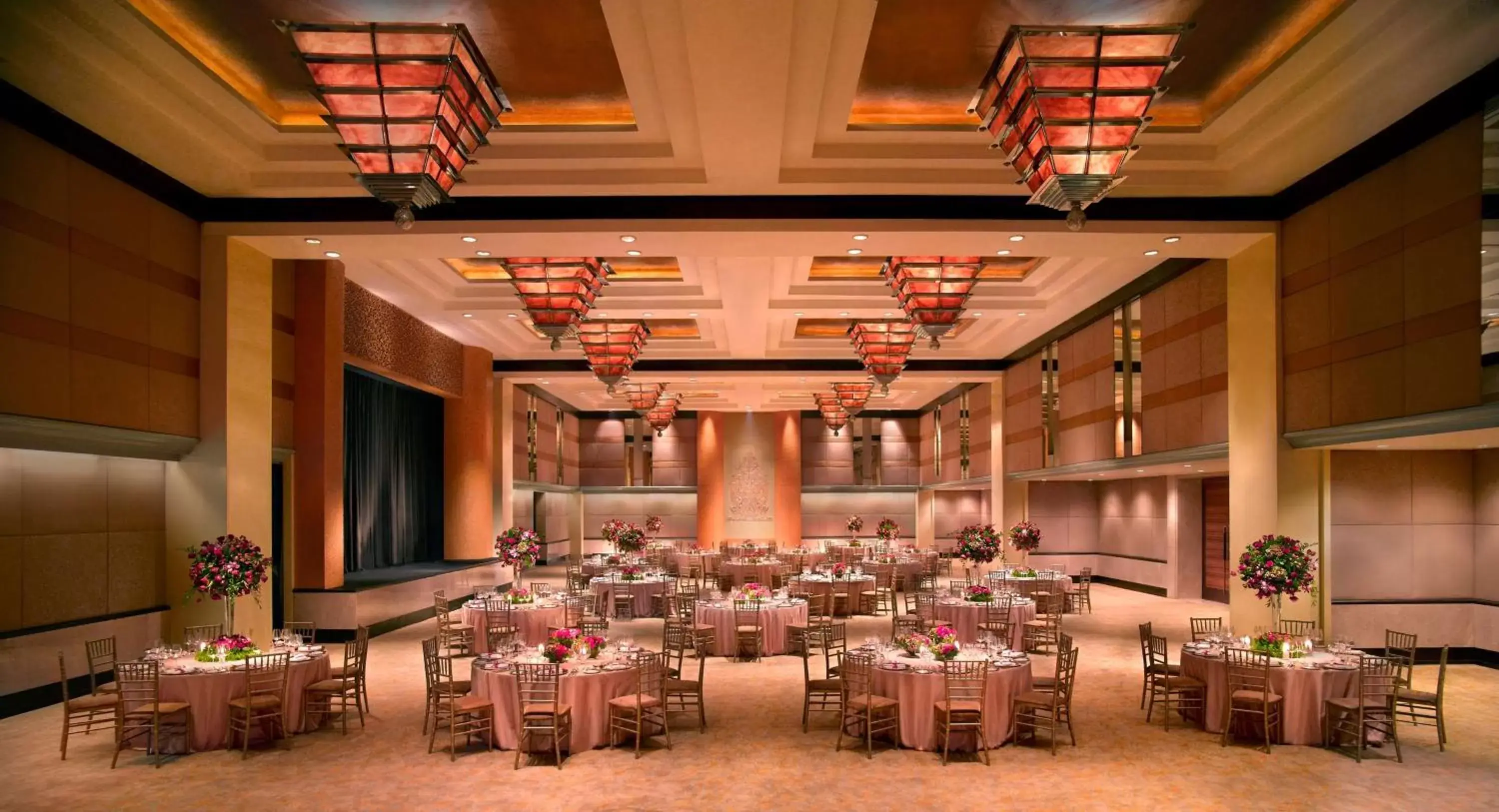 Meeting/conference room, Restaurant/Places to Eat in Grand Hyatt Jakarta