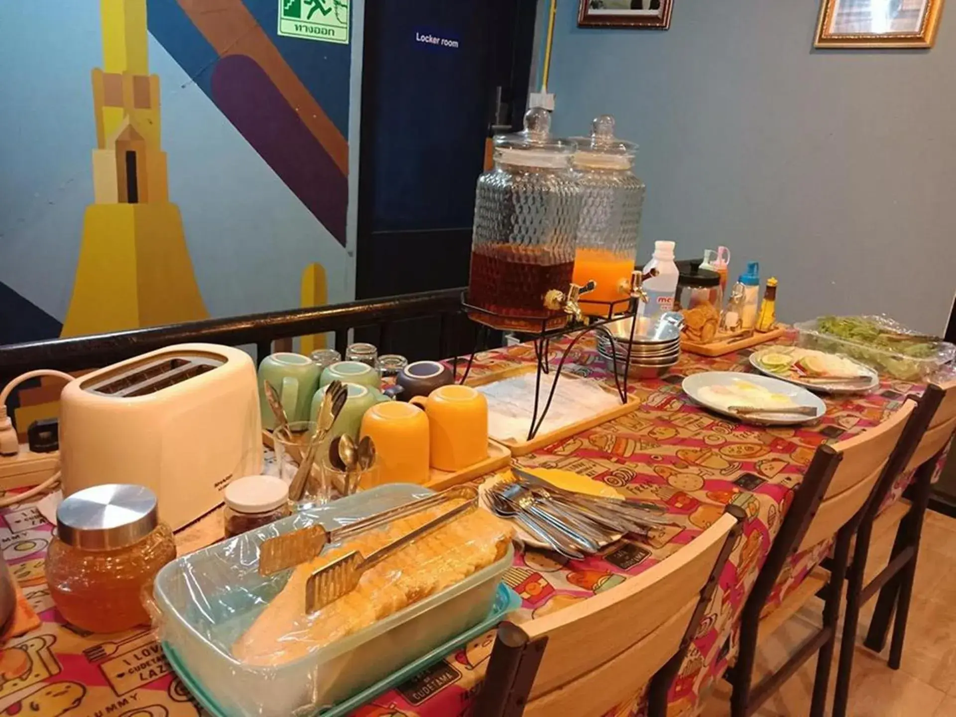 Buffet breakfast in Zee Thai Hostel
