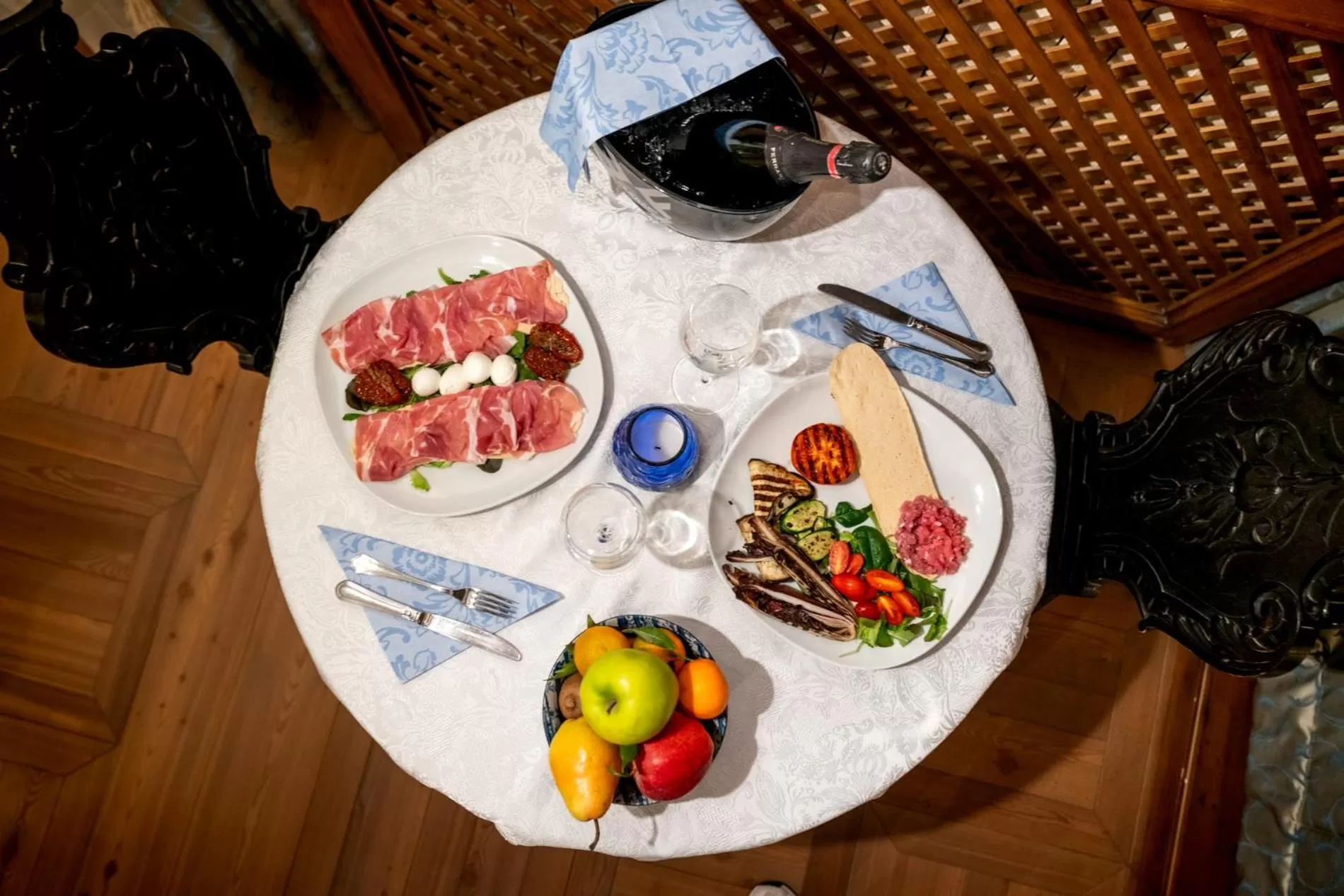 Food and drinks in Ambra Cortina Luxury&Fashion Hotel