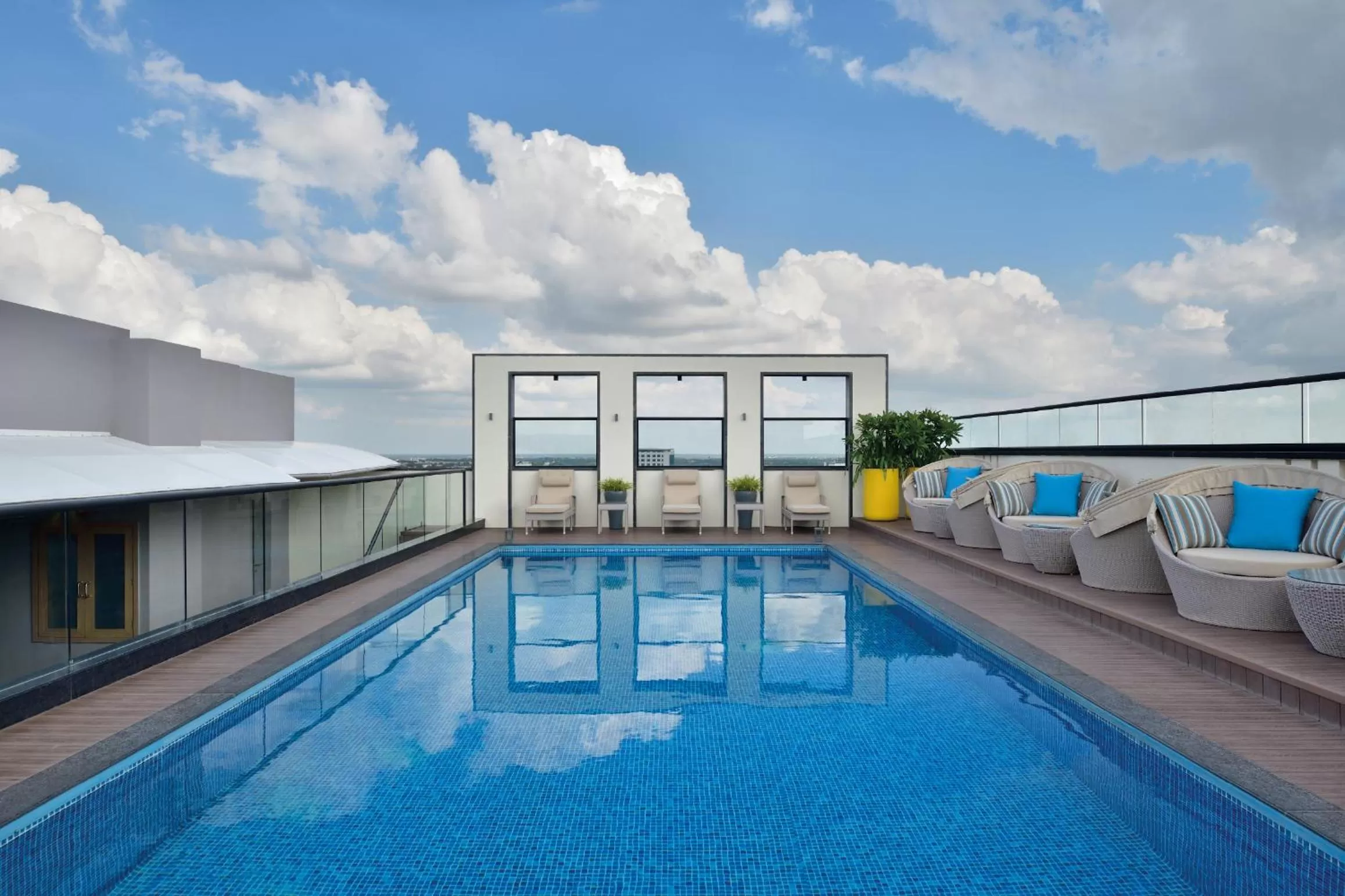 Swimming pool in Novotel Jodhpur ITI Circle