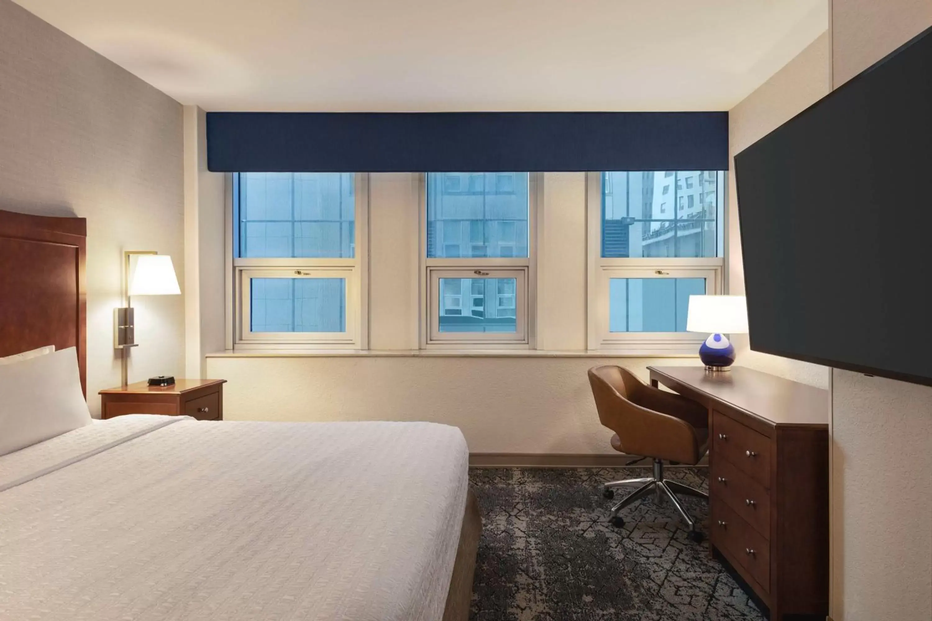 Bedroom, Bed in Hampton Inn Manhattan/Downtown- Financial District
